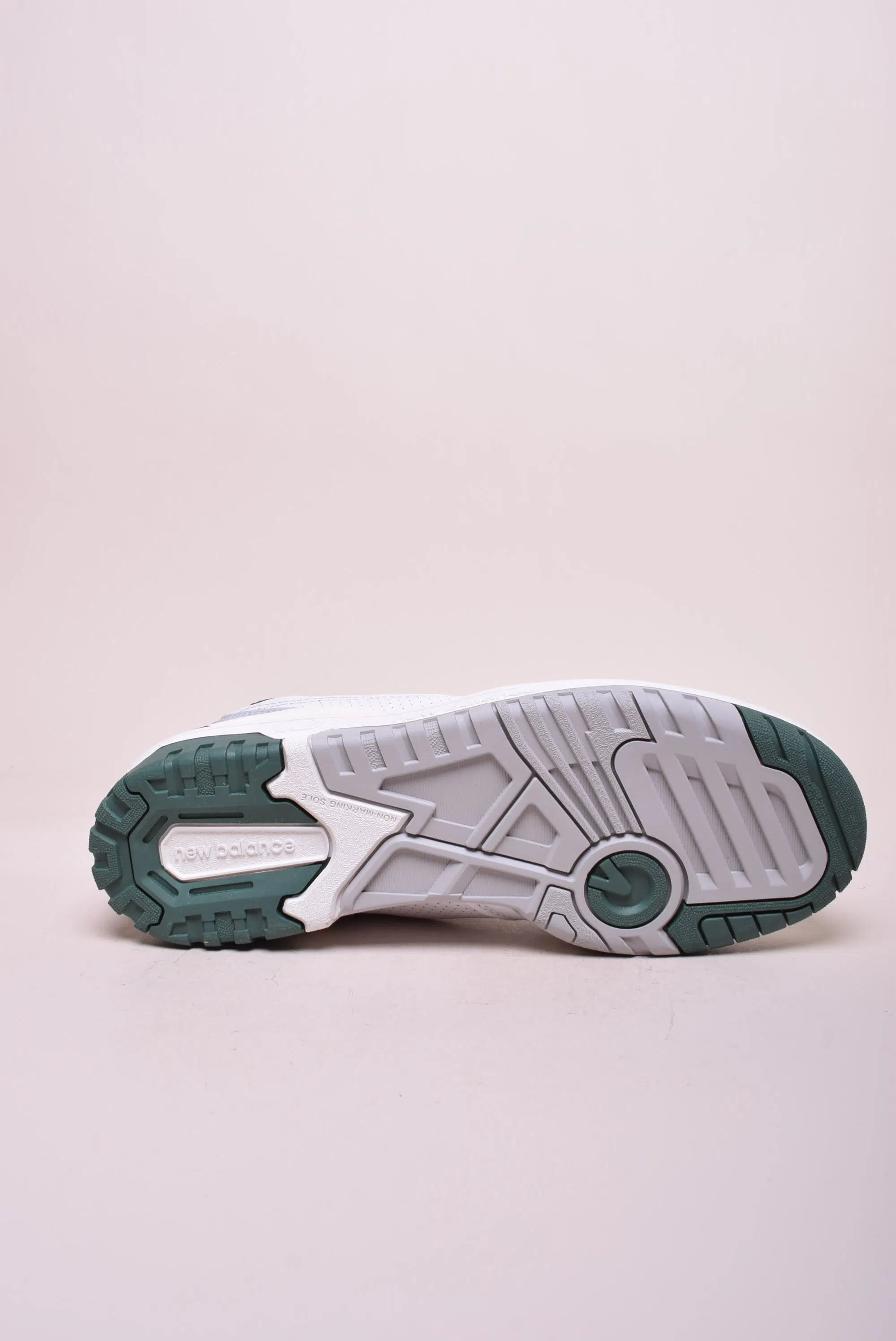 Sneakers barbati 550 [1]