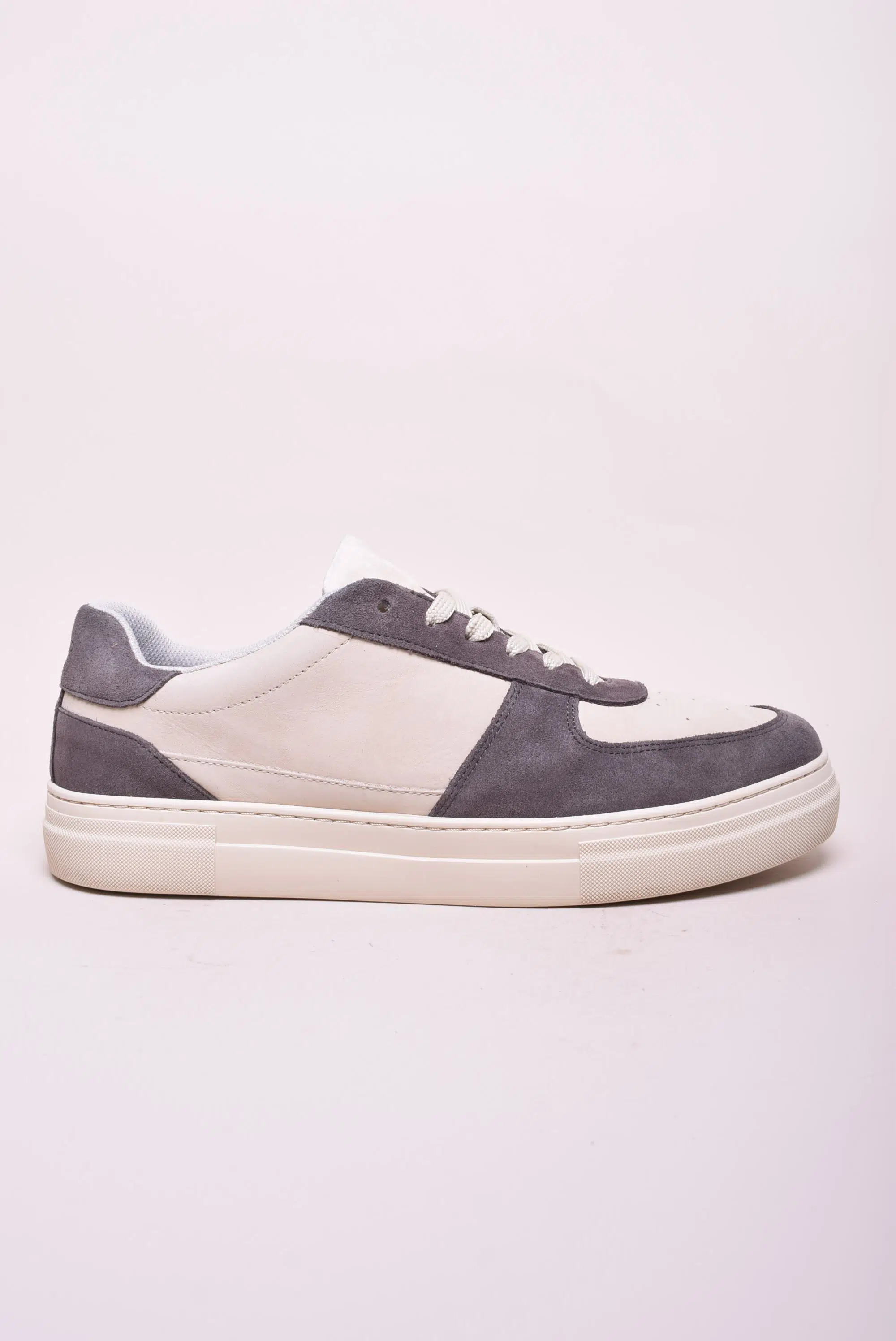 Pantofi sport și teniși bărbați - Sneakers barbati 