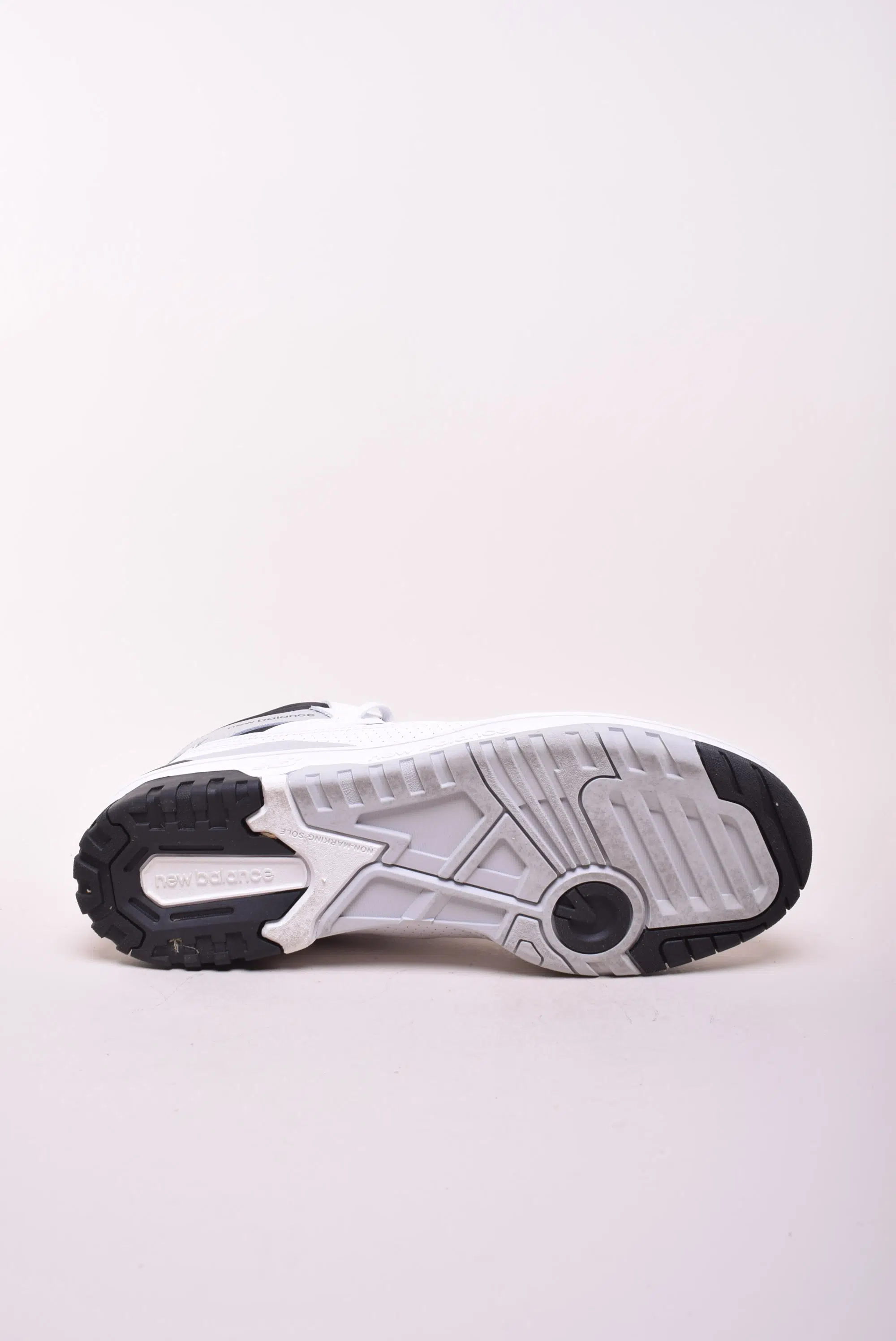 Sneakers barbati 650 [1]