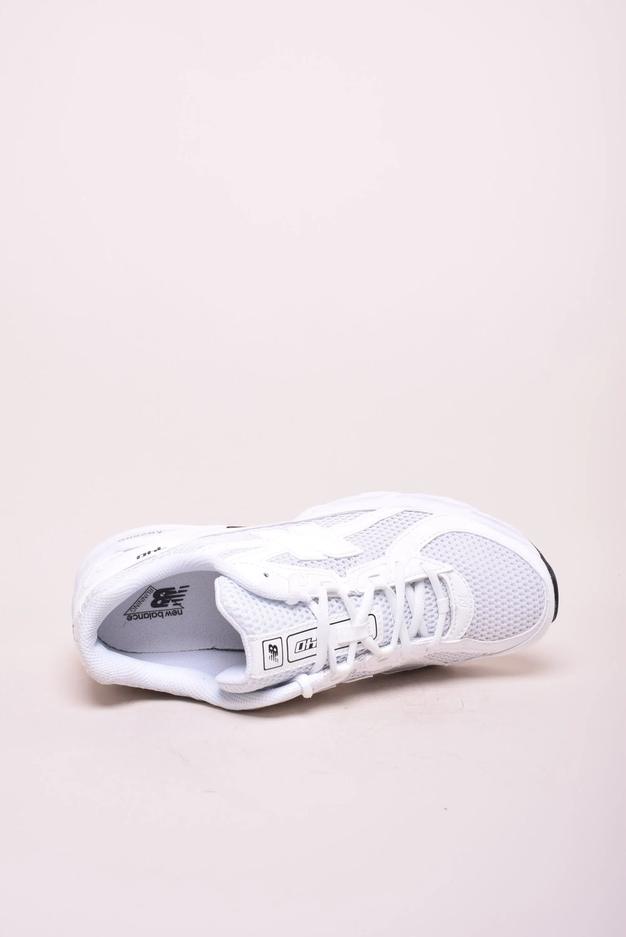 Sneakers barbati 740 [3]