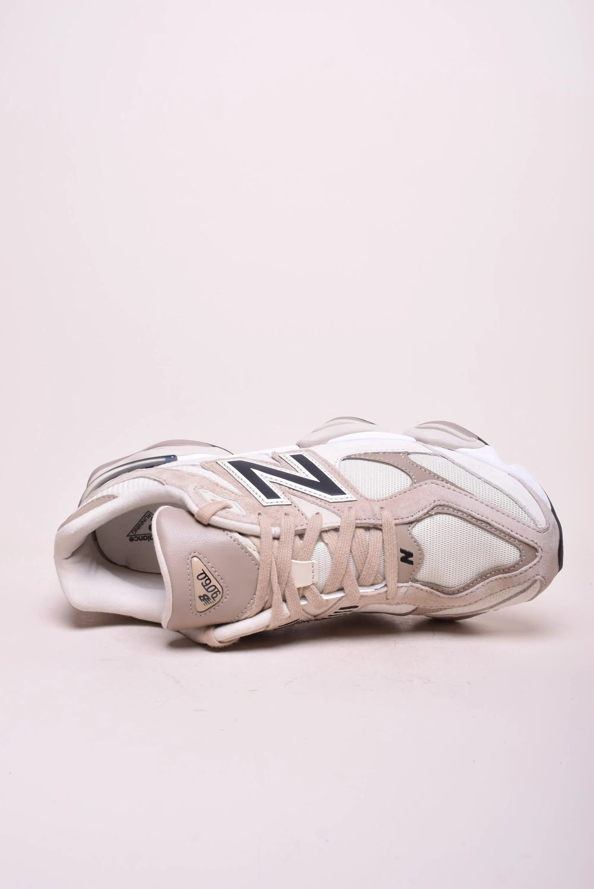 Sneakers barbati 9060 [3]