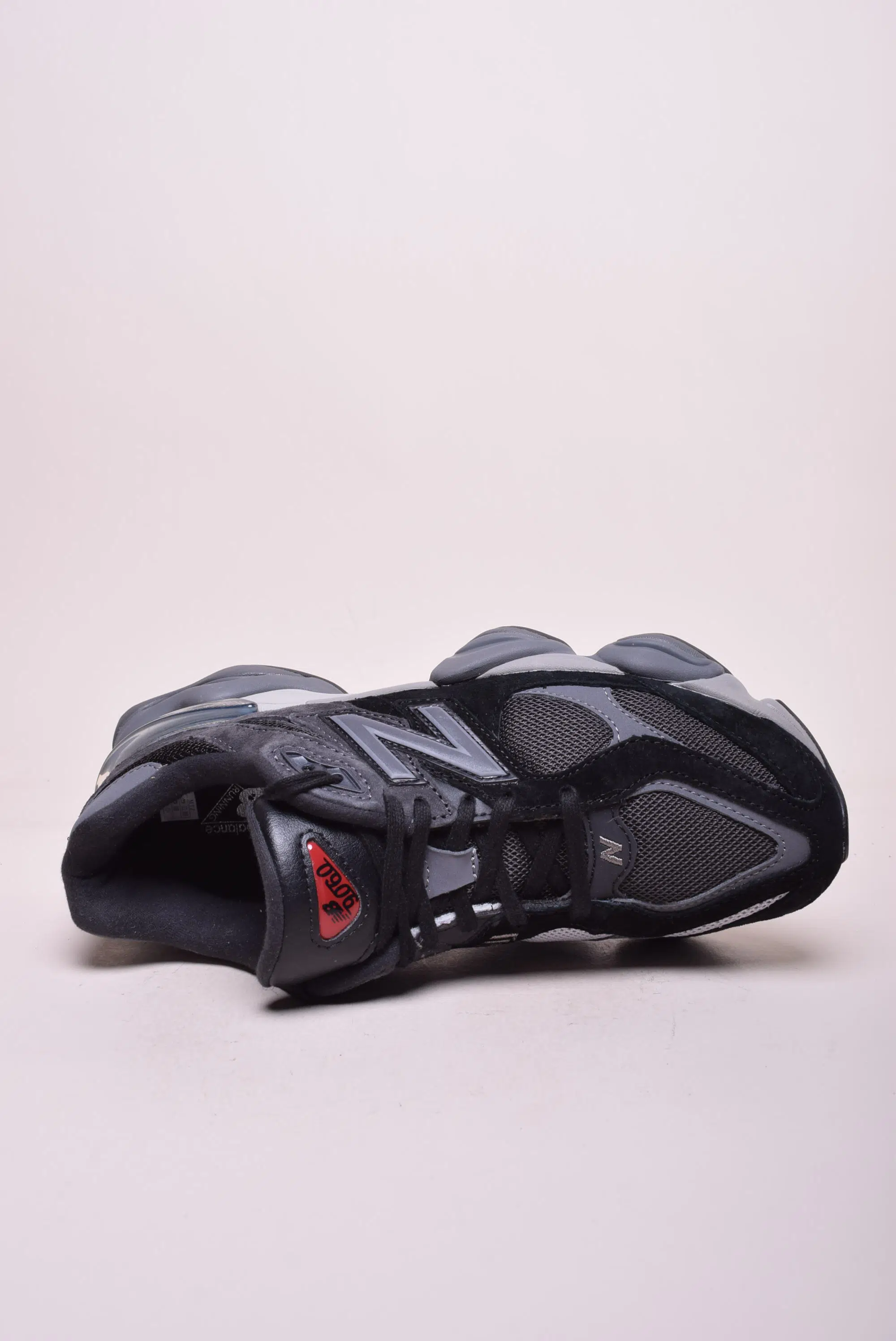 Sneakers barbati 9060 [3]