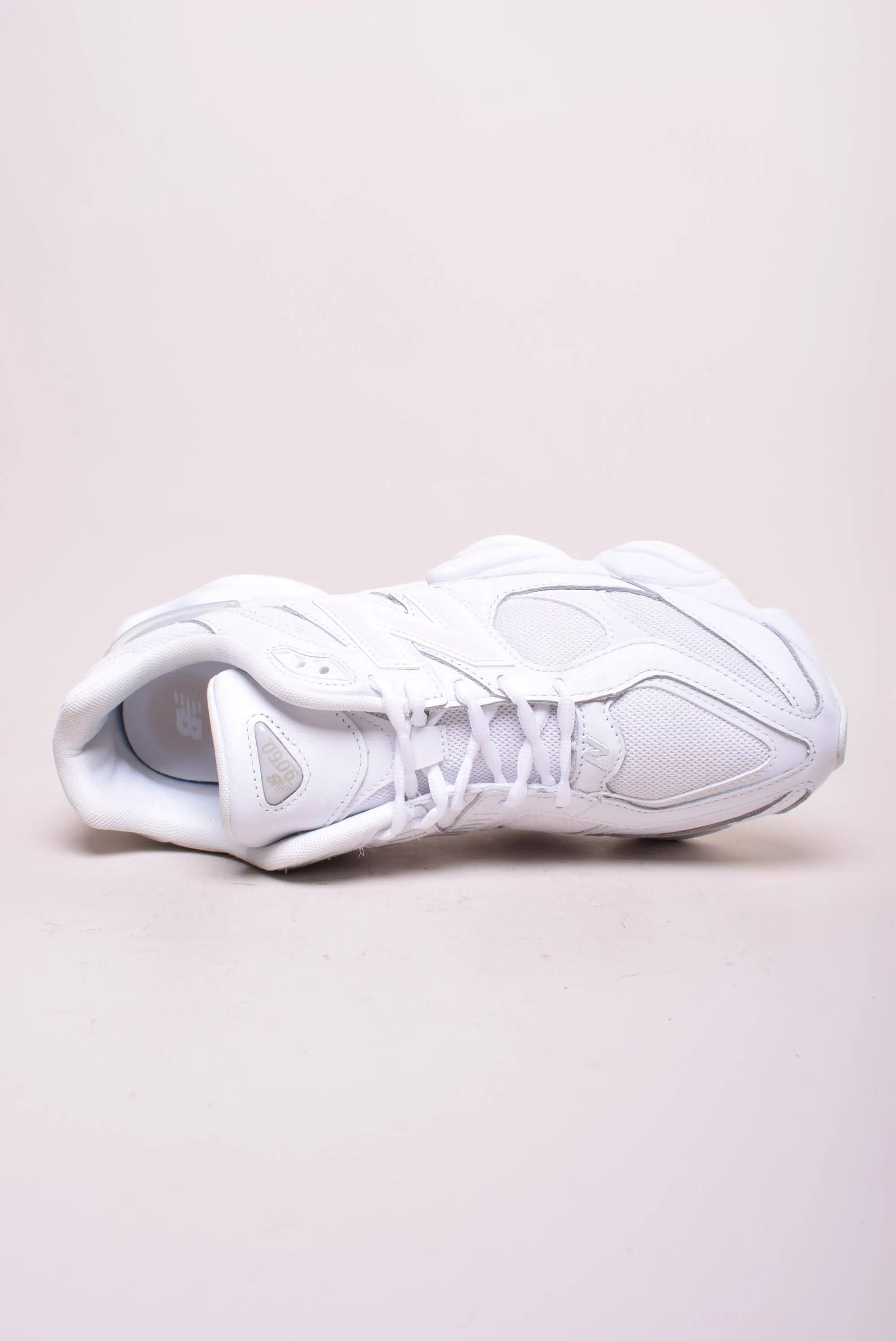 Sneakers barbati 9060 [3]