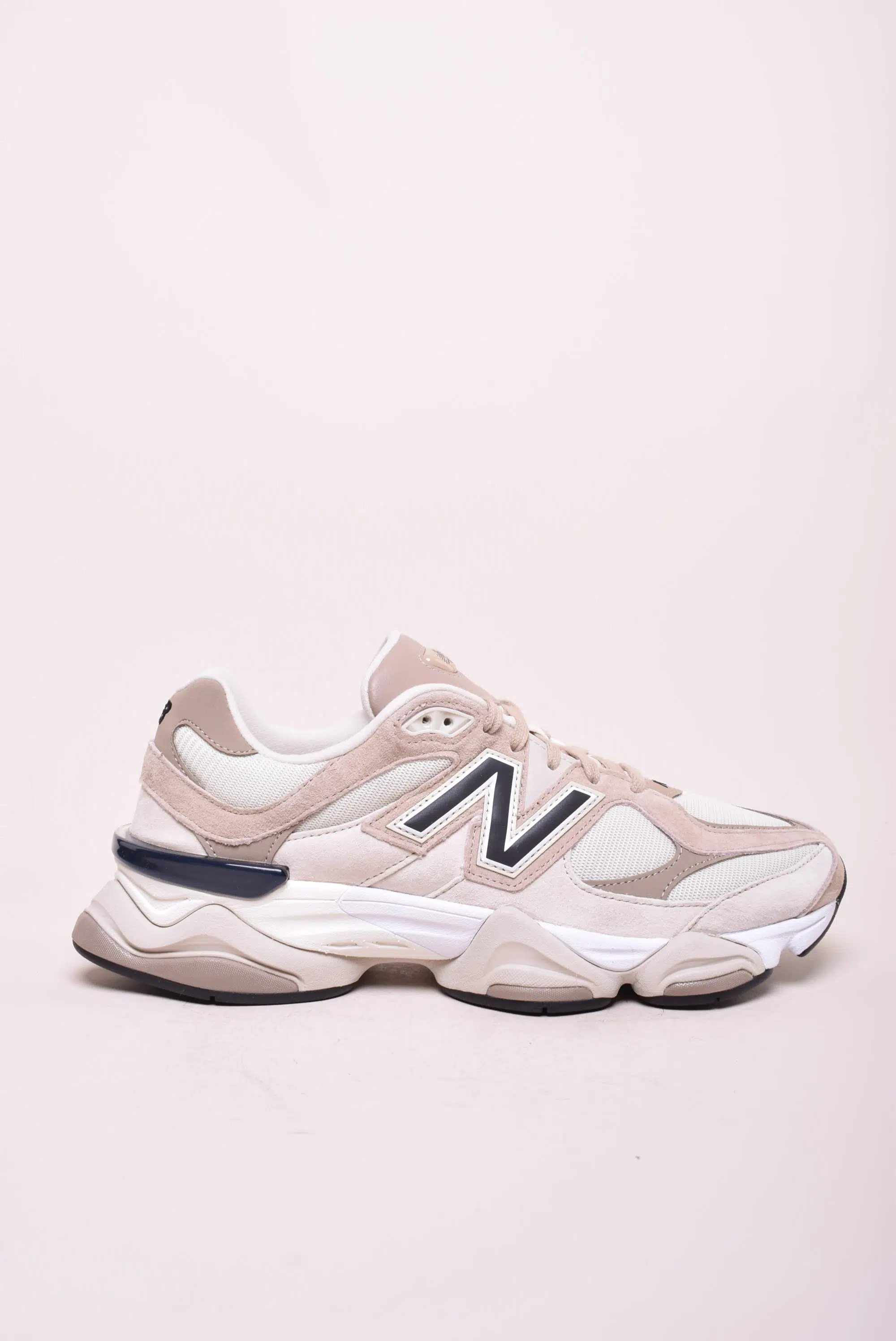 Sneakers barbati 9060 [0]