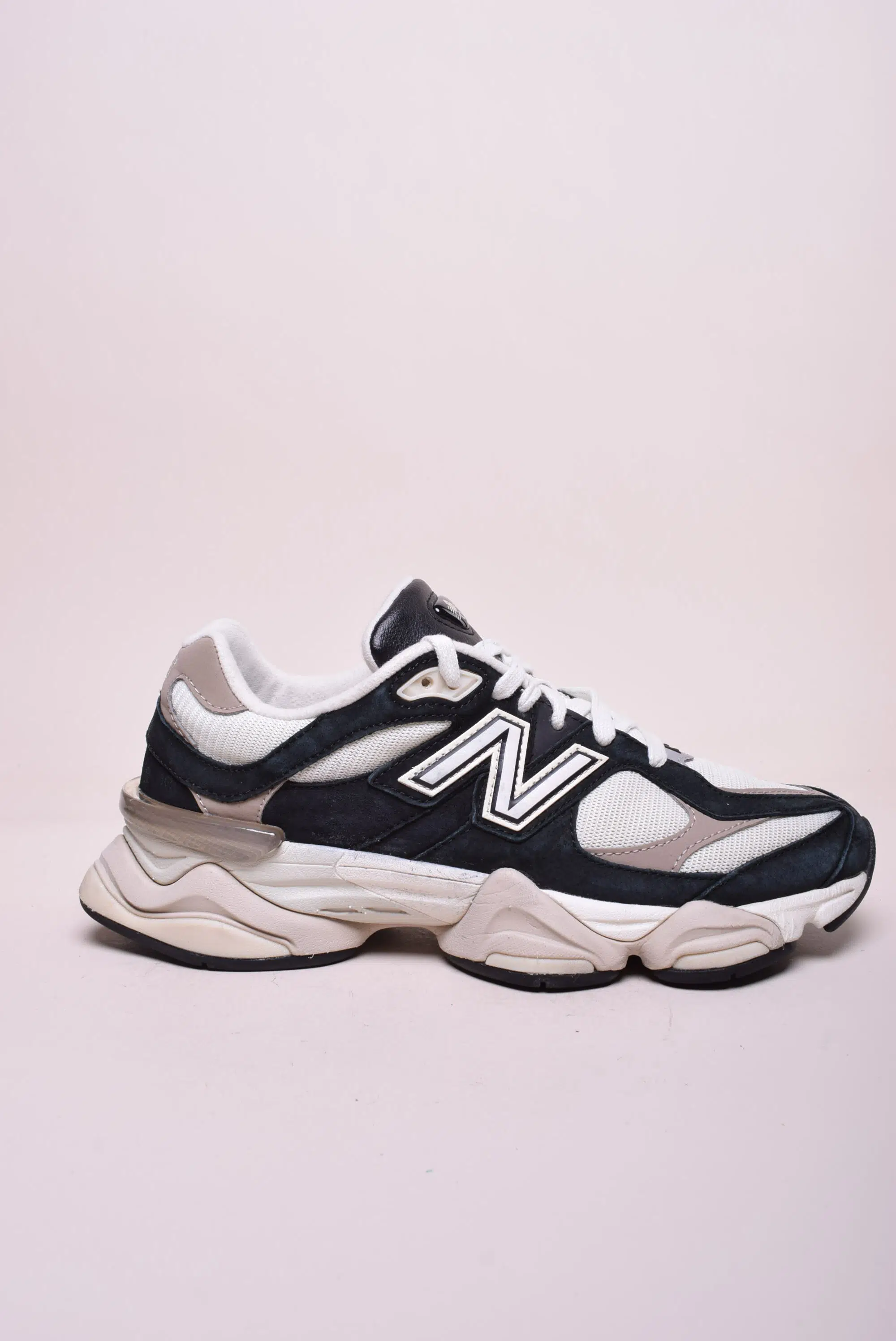 Sneakers barbati 9060