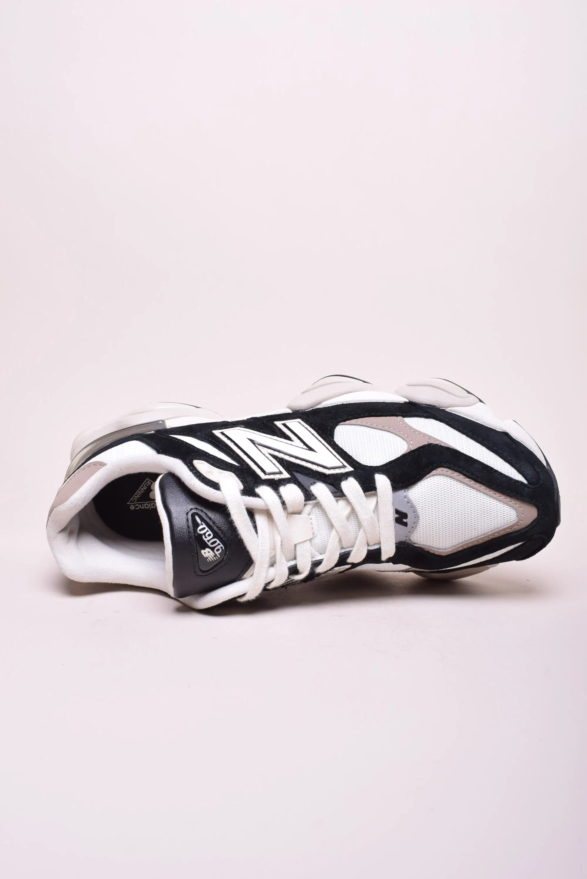 Sneakers barbati 9060 [3]