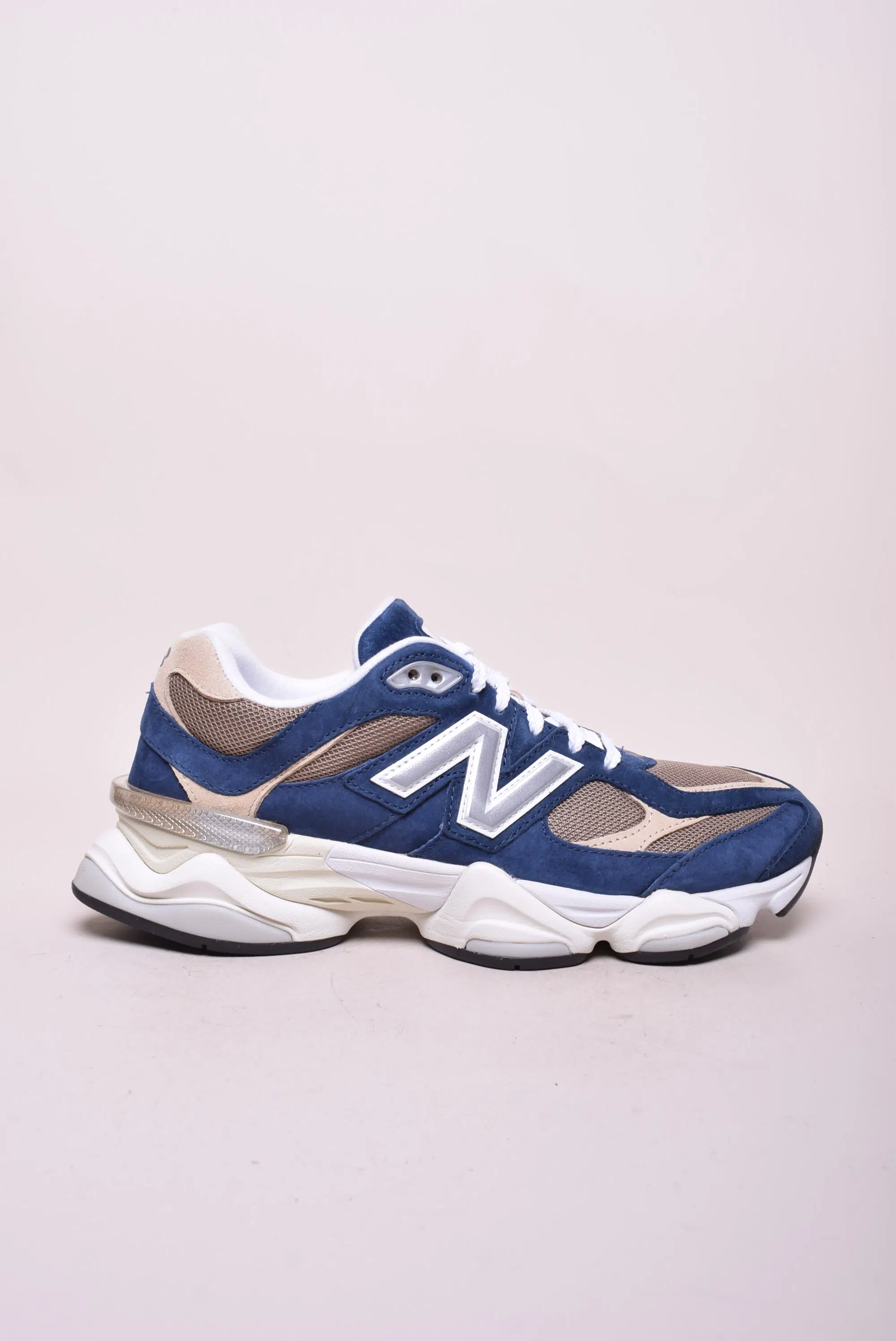 Sneakers barbati 9060 [0]