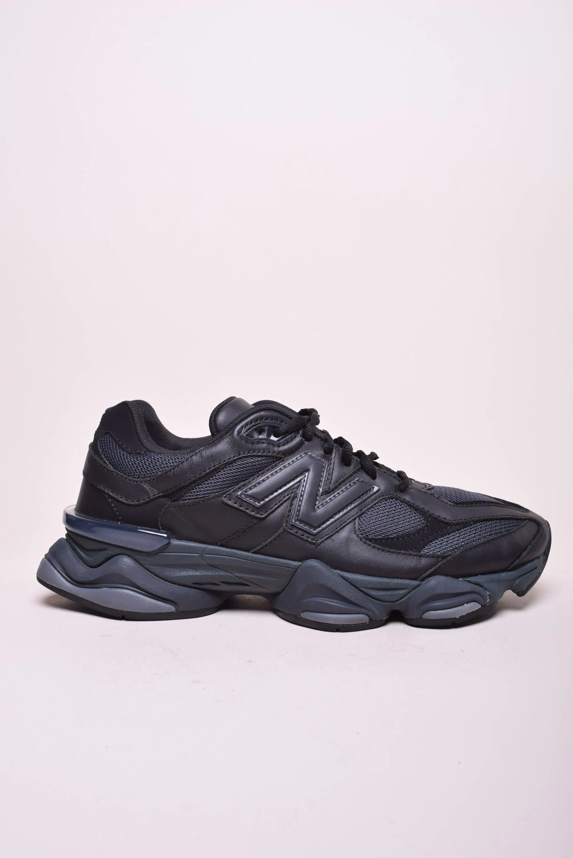 Sneakers barbati 9060 [0]