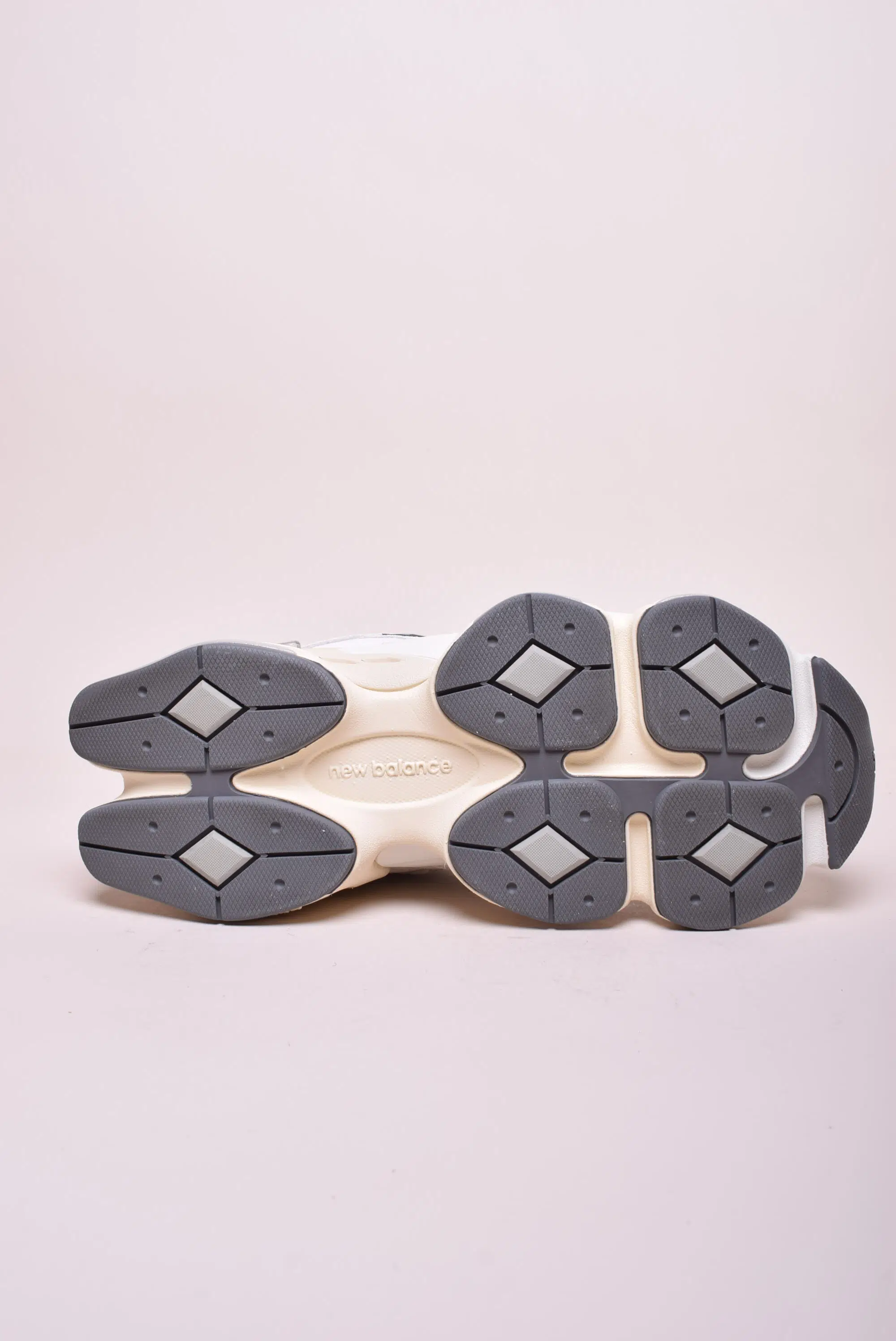 Sneakers barbati 9060 [1]