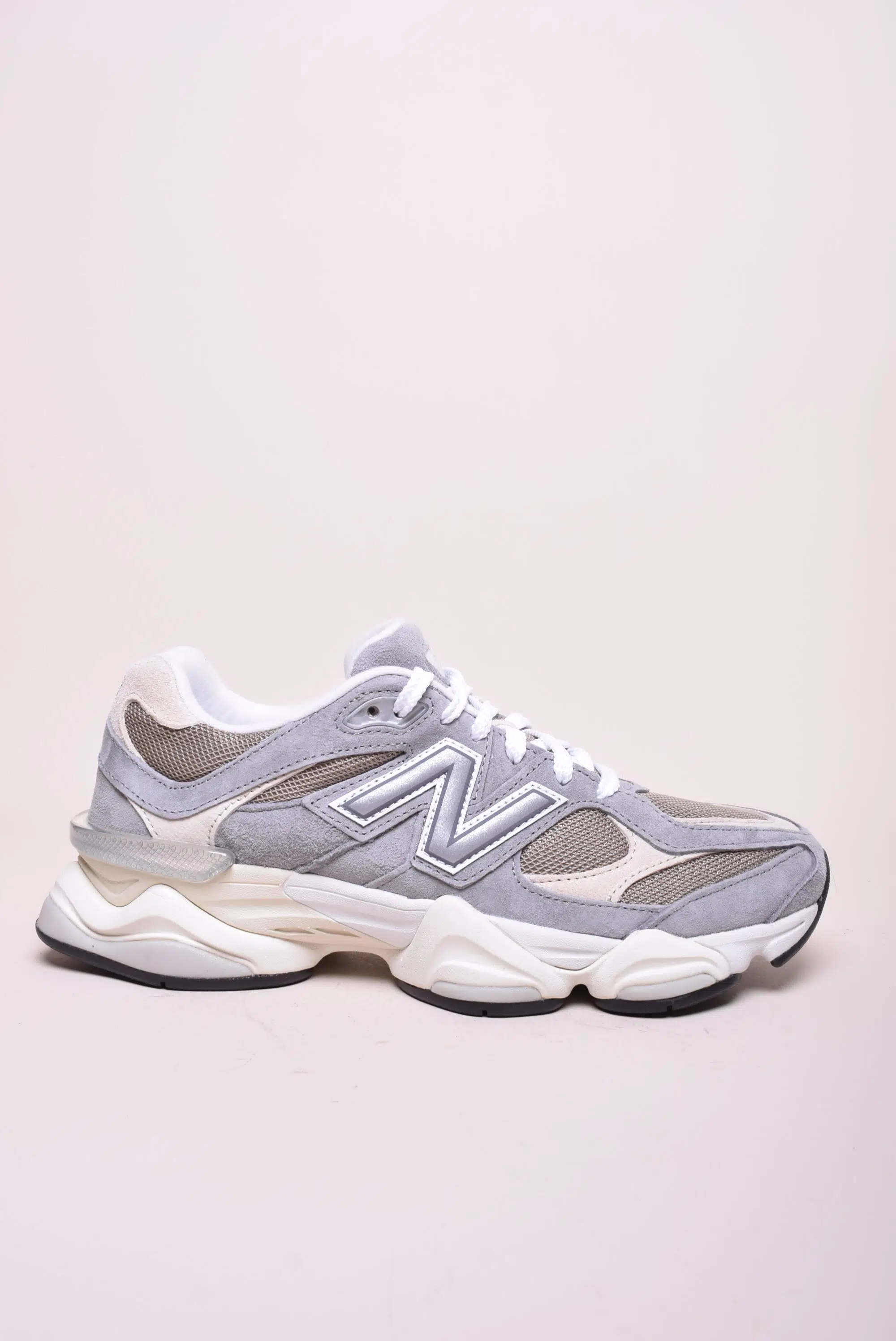 Sneakers barbati 9060 [0]