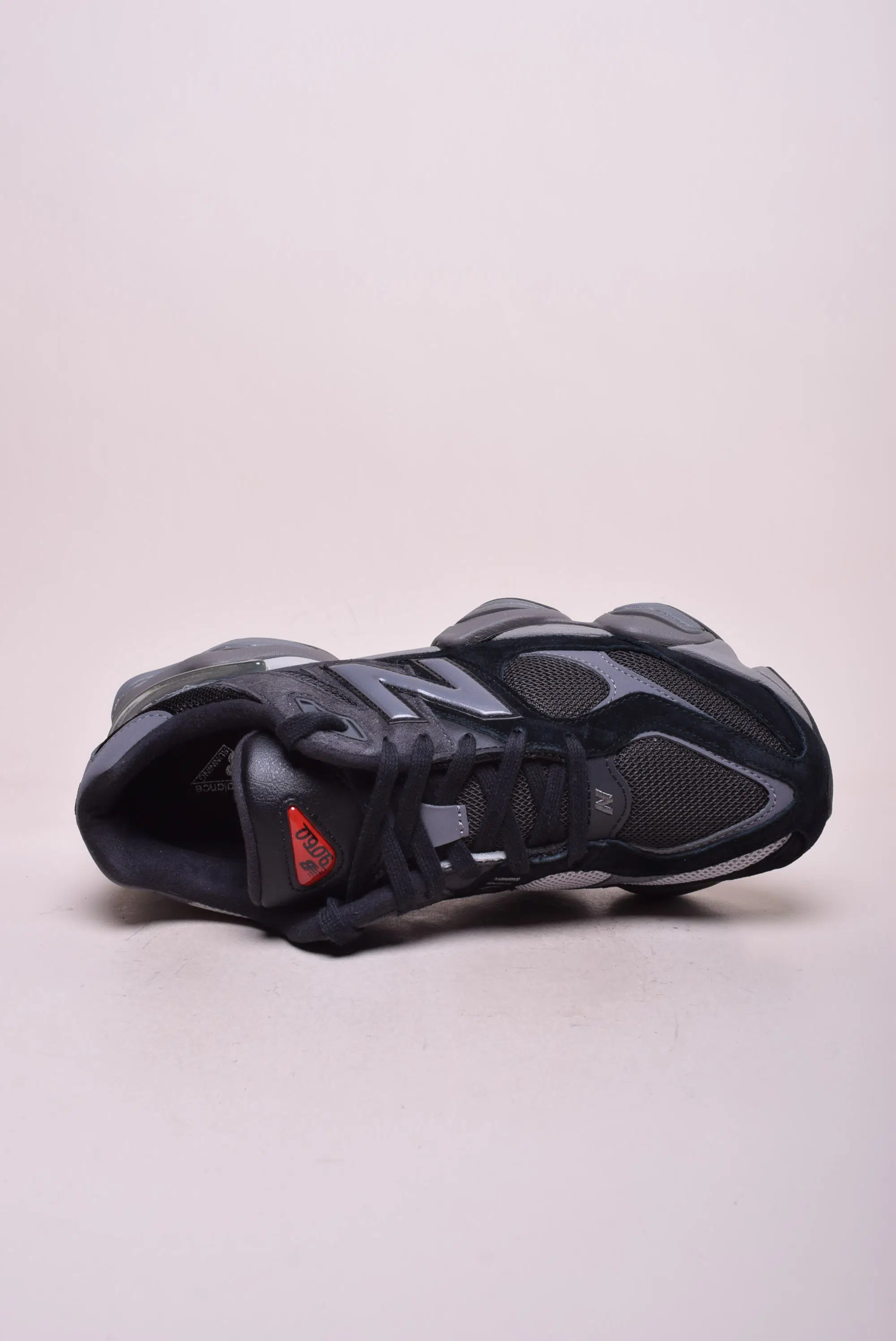 Sneakers barbati 9060 [3]