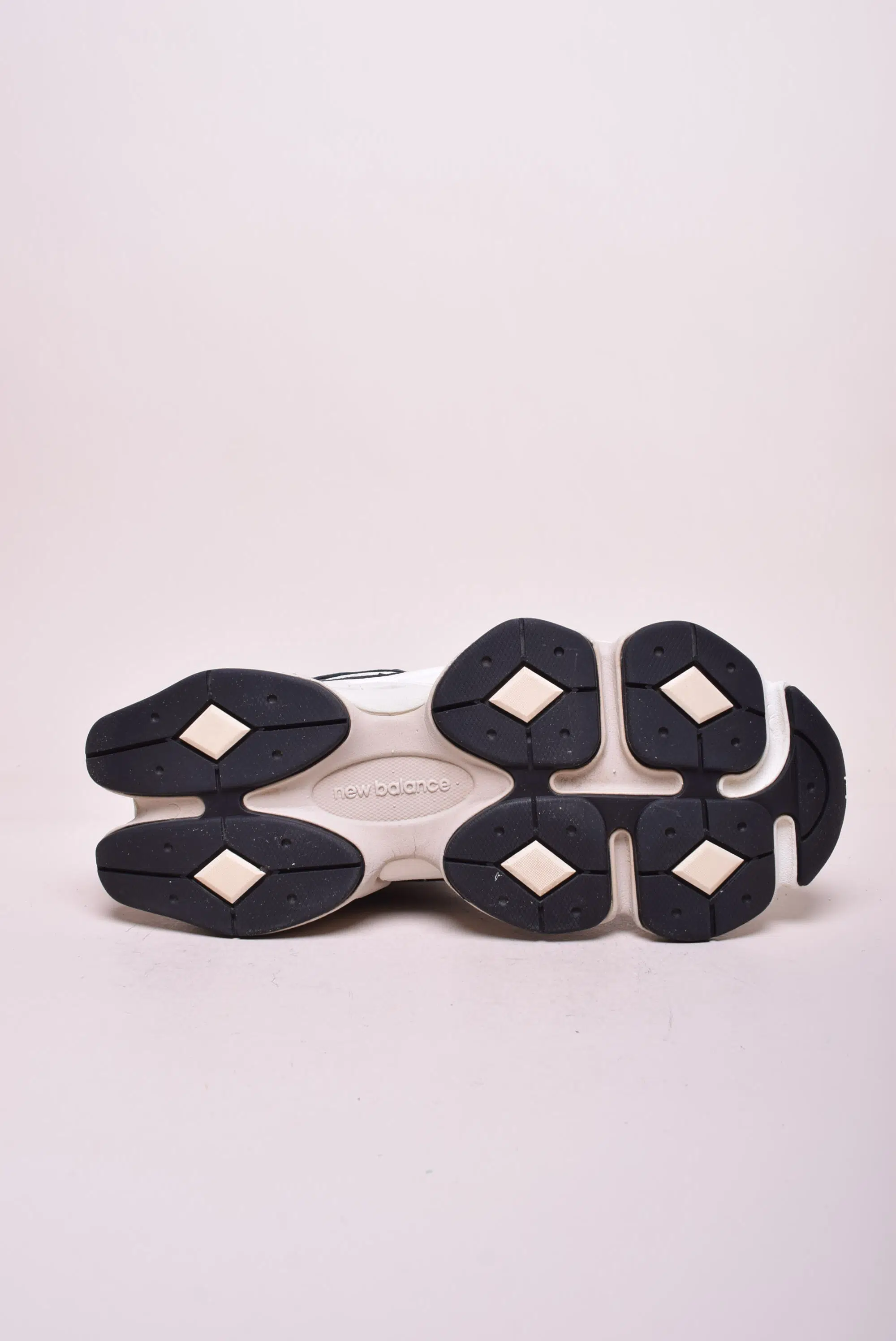 Sneakers barbati 9060 [1]