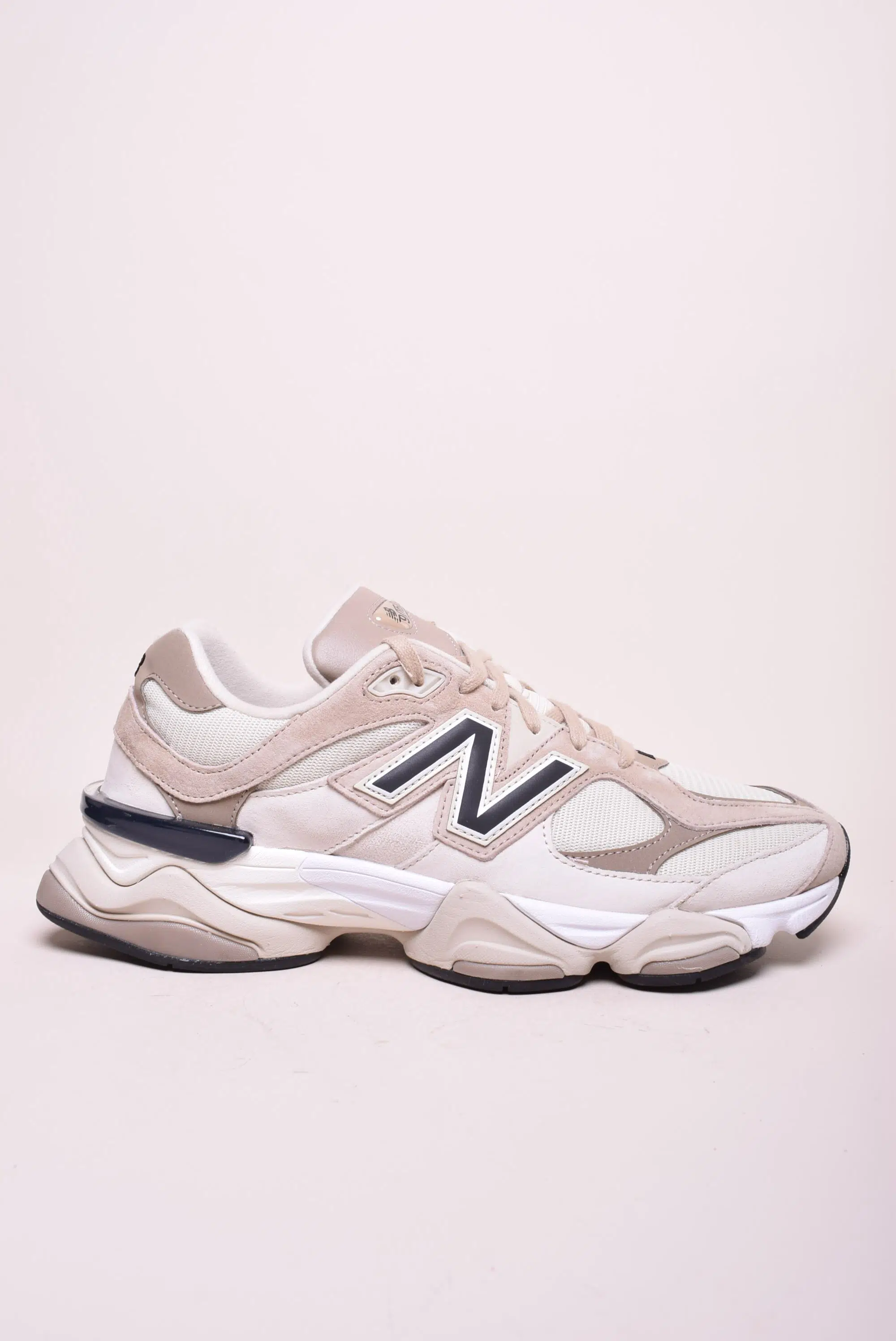 Sneakers barbati 9060 [0]