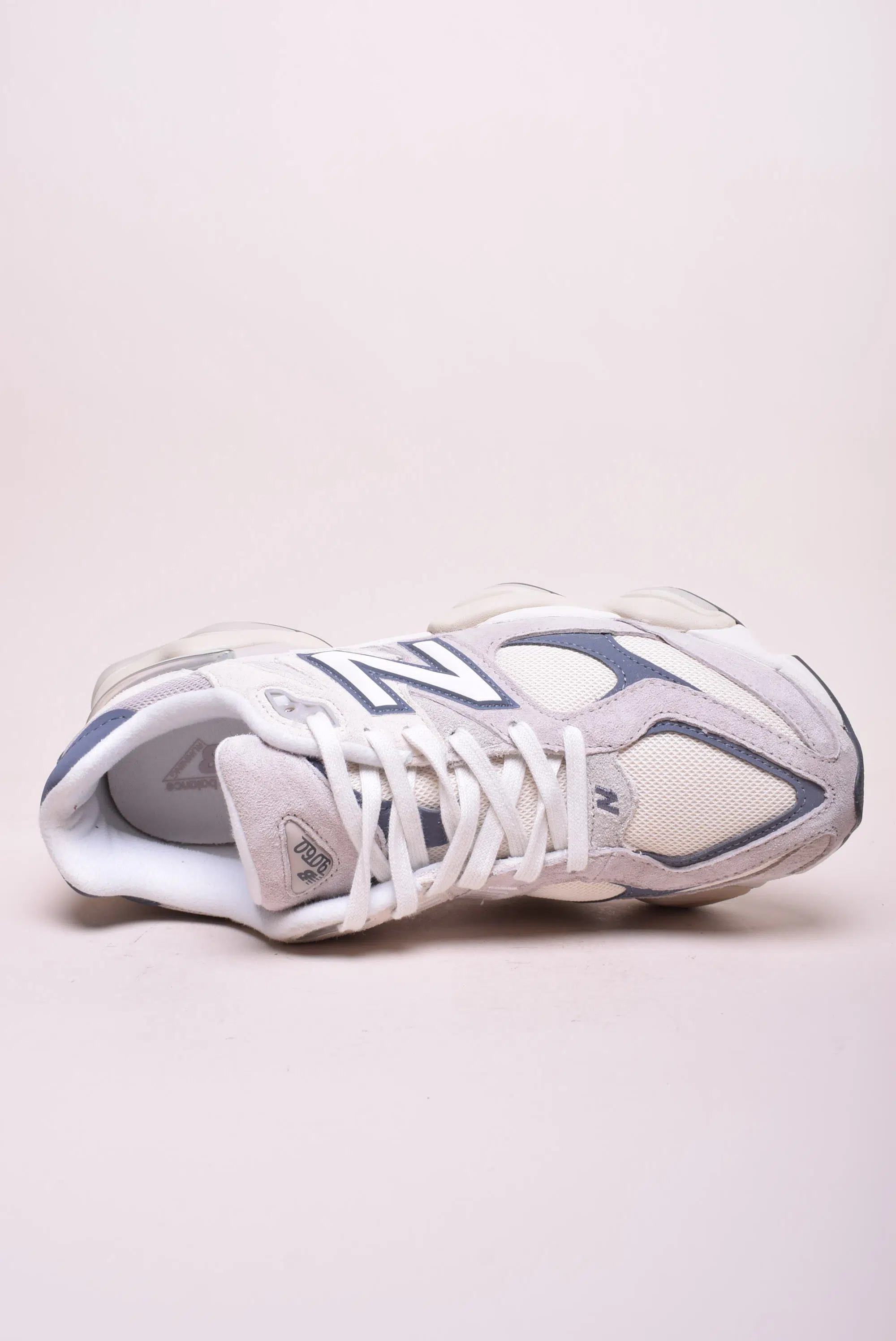 Sneakers barbati 9060 [3]