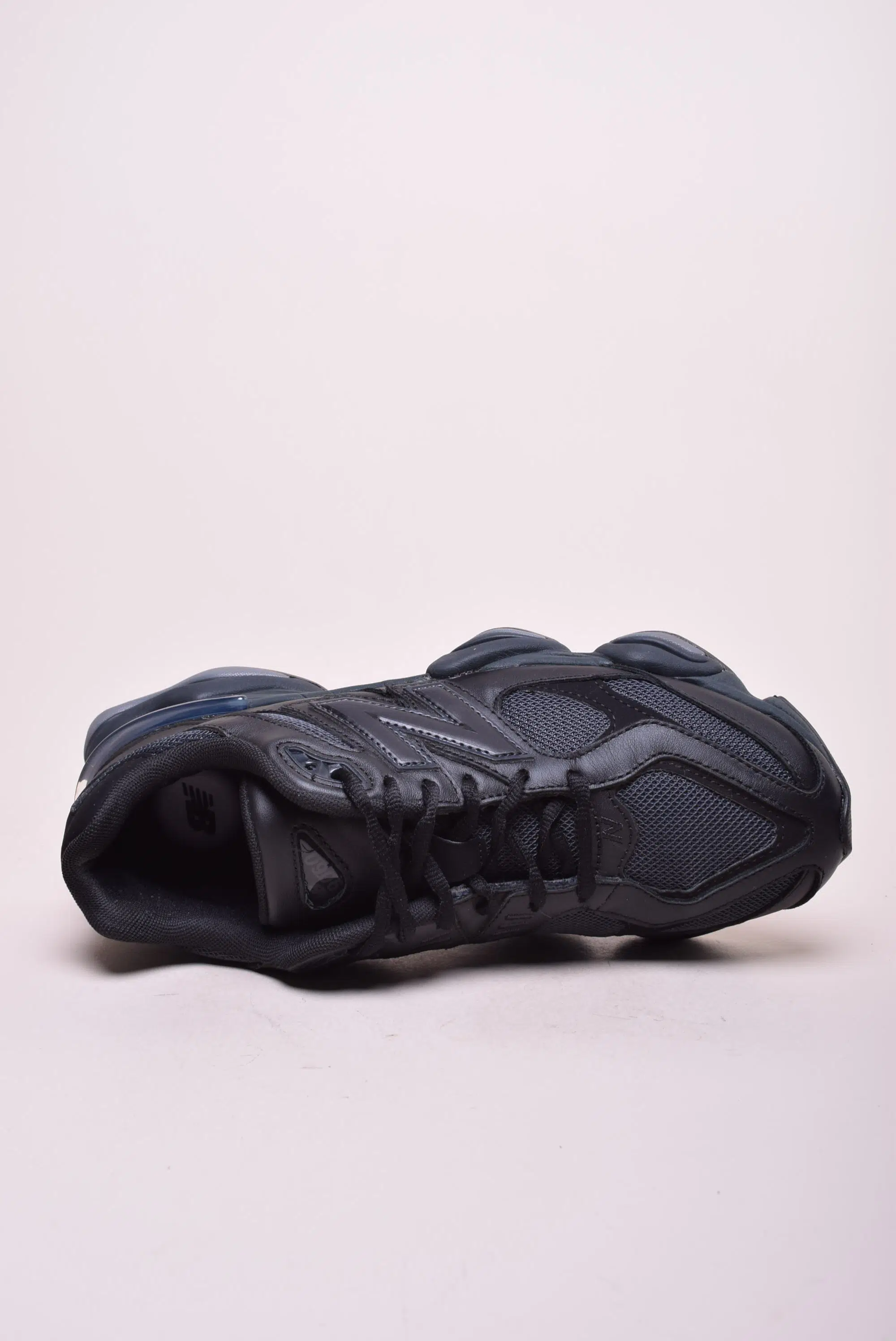 Sneakers barbati 9060 [3]