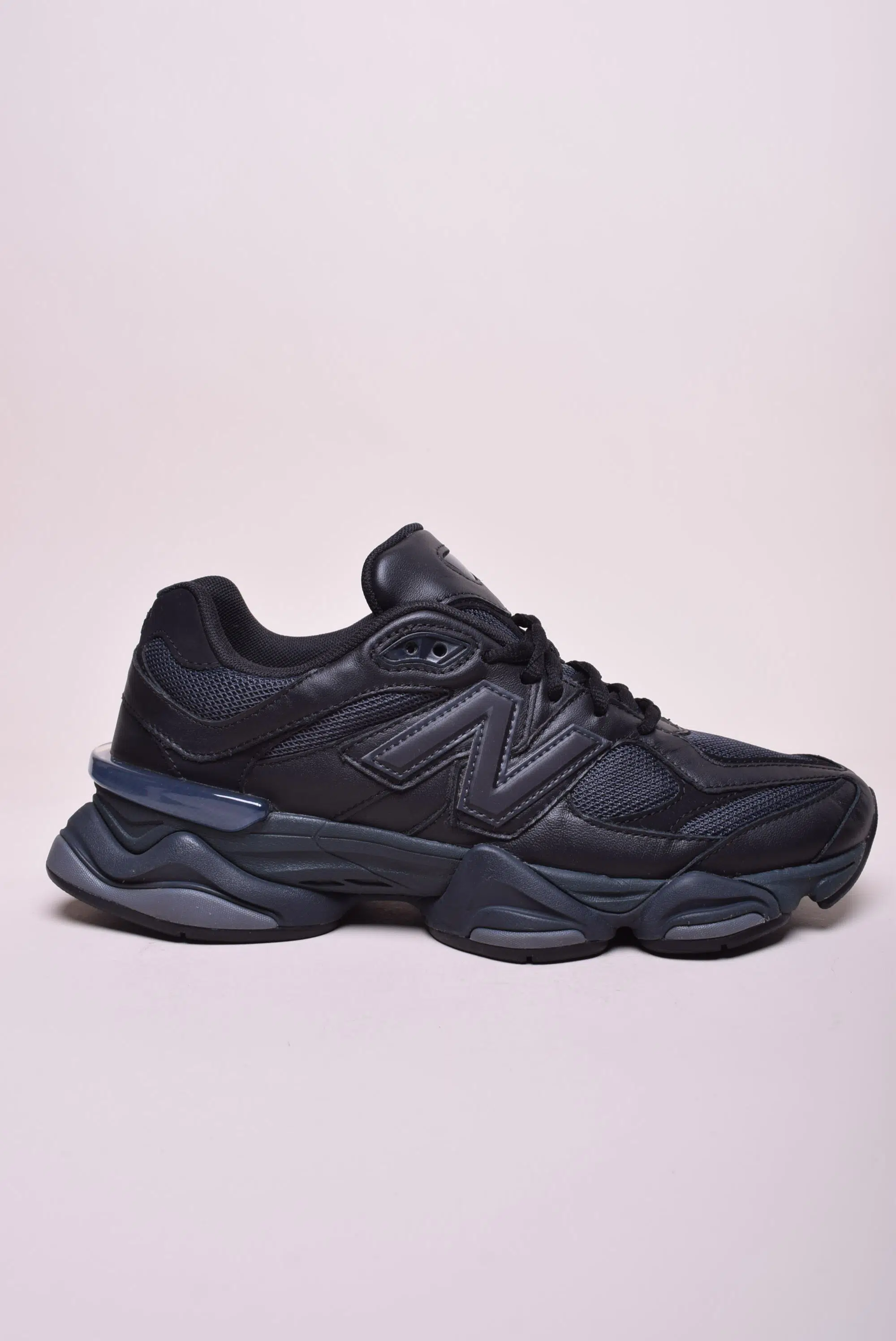 Sneakers barbati 9060 [0]