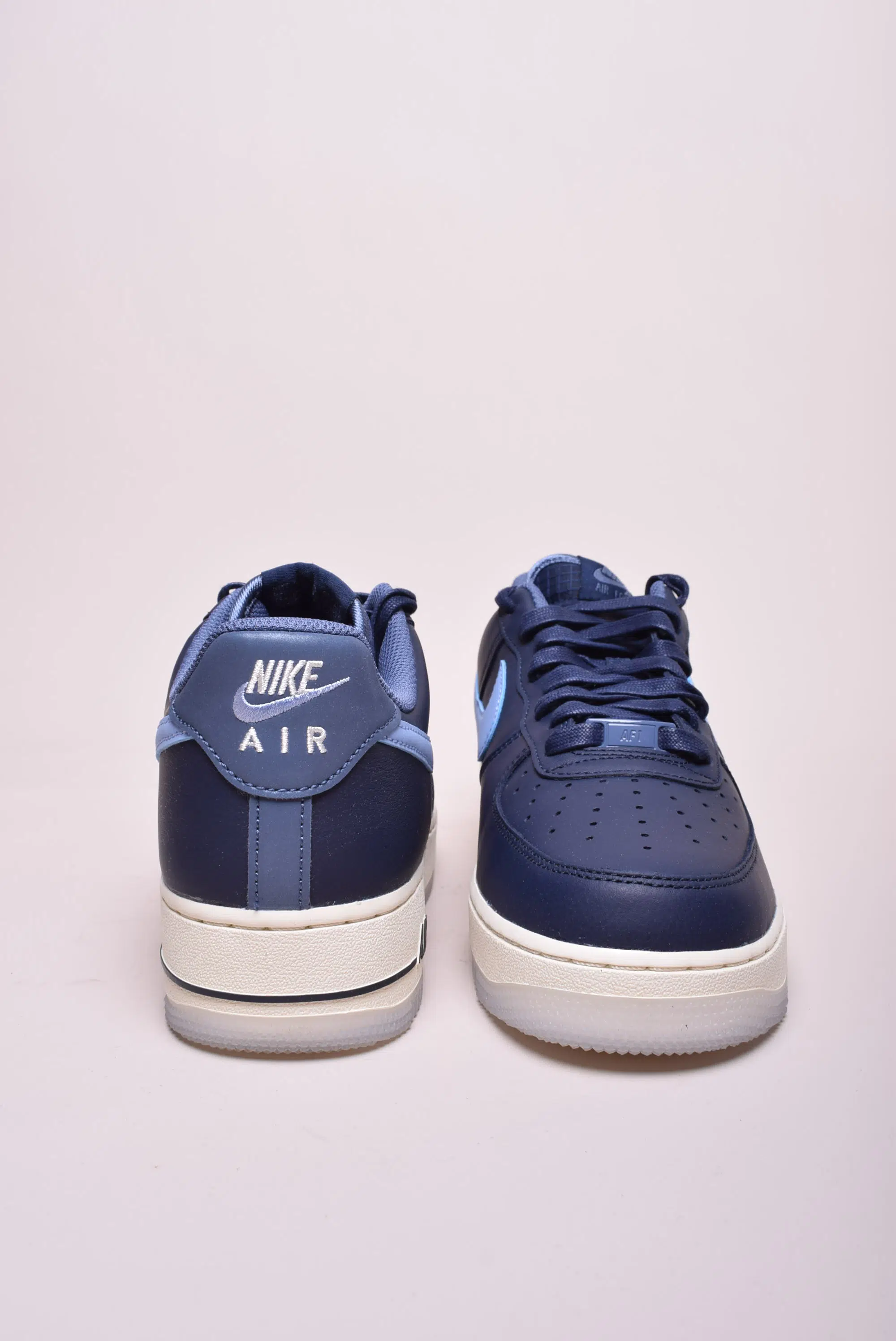 Sneakers barbati Air Force 1 '07 [2]
