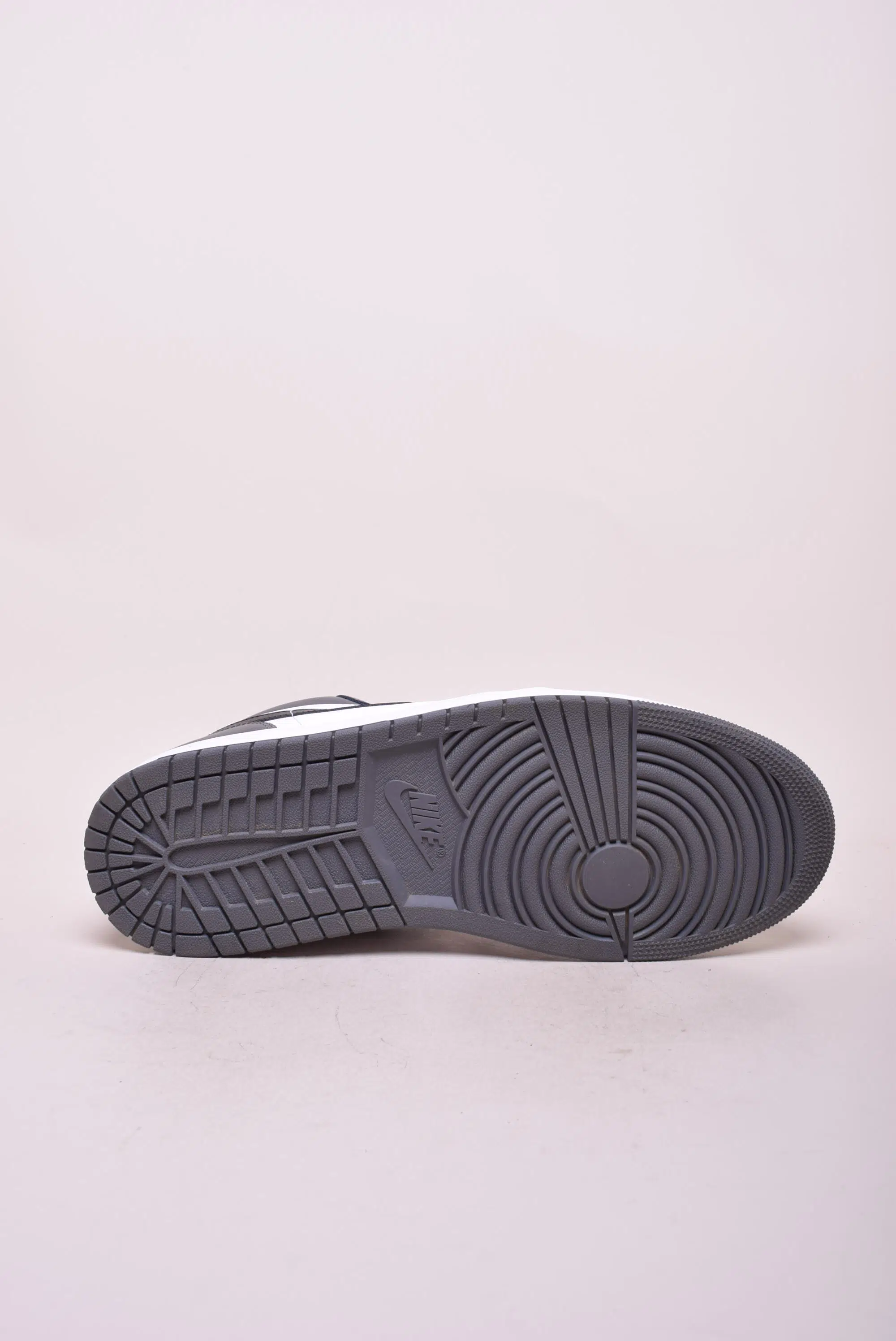 Sneakers barbati Air Jordan 1 Low [1]