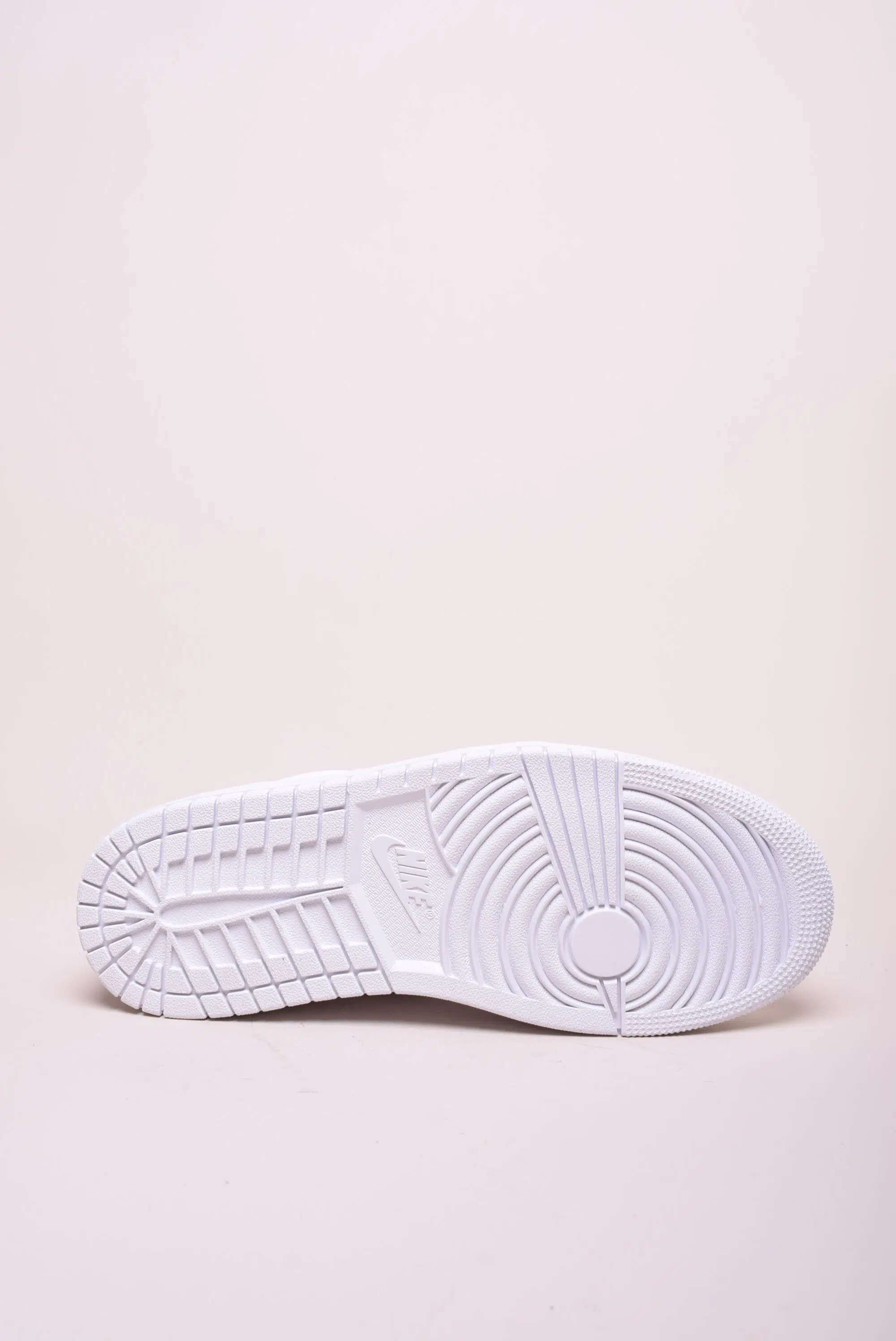 Sneakers barbati Air Jordan 1 Low [1]