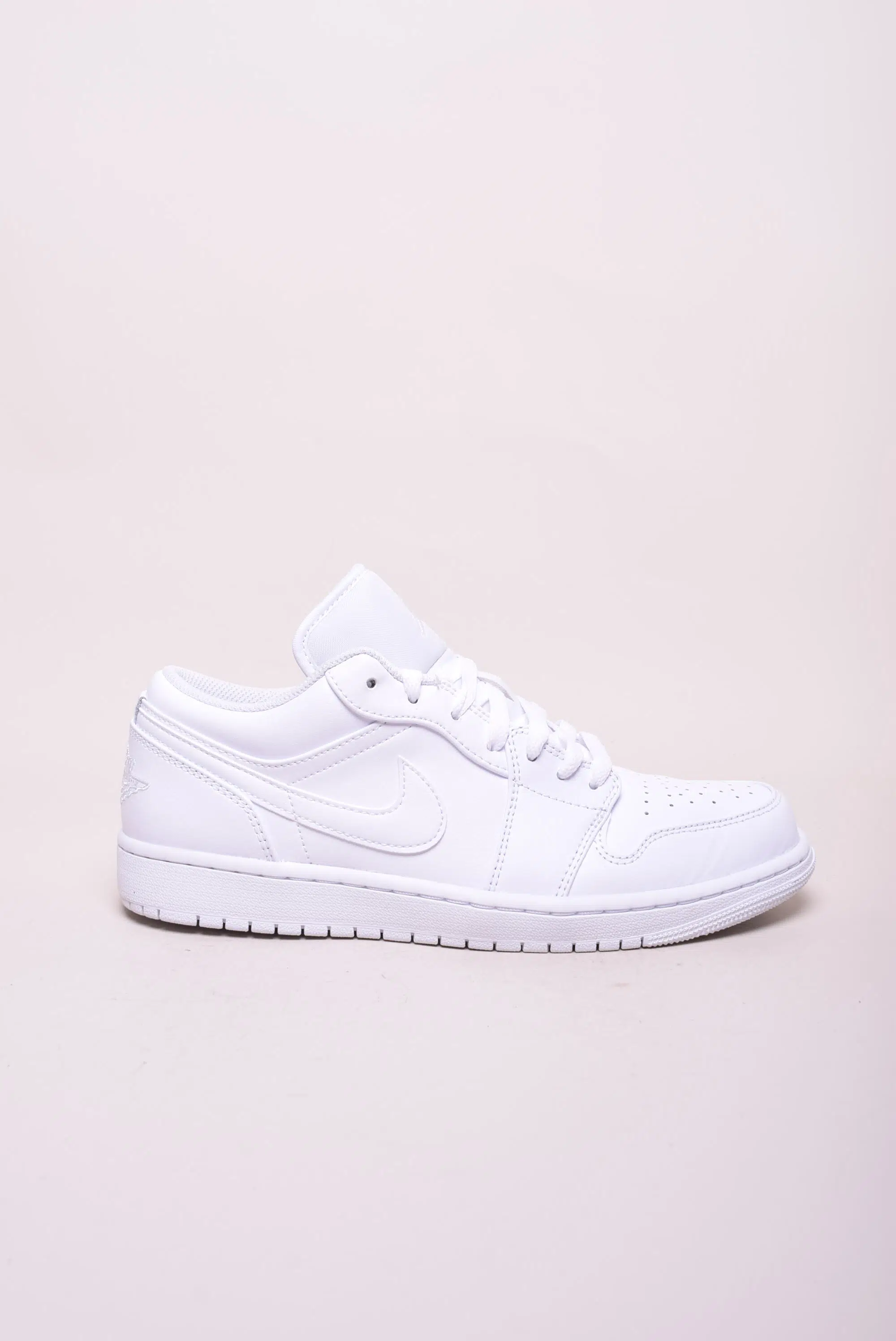 Sneakers barbati Air Jordan 1 Low [0]