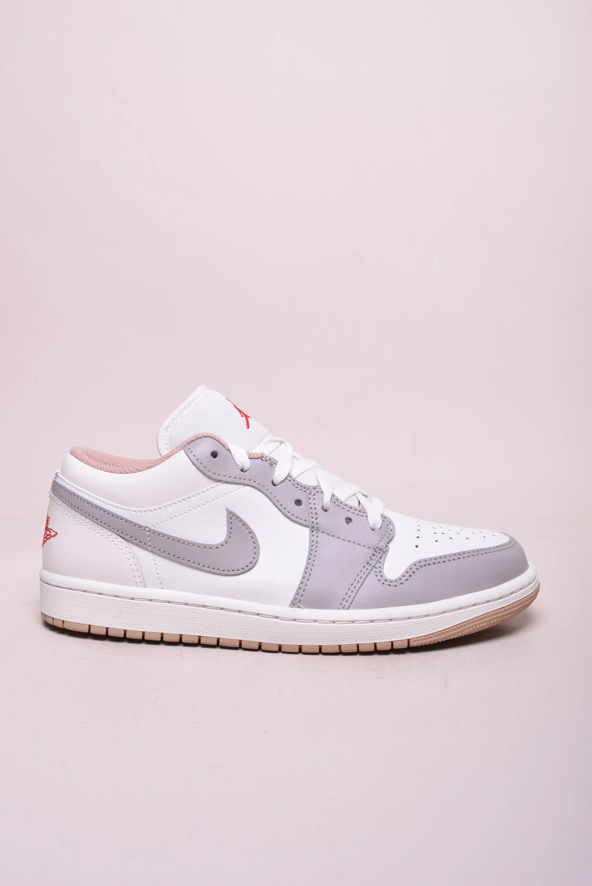 Sneakers barbati Air Jordan 1 Low [0]