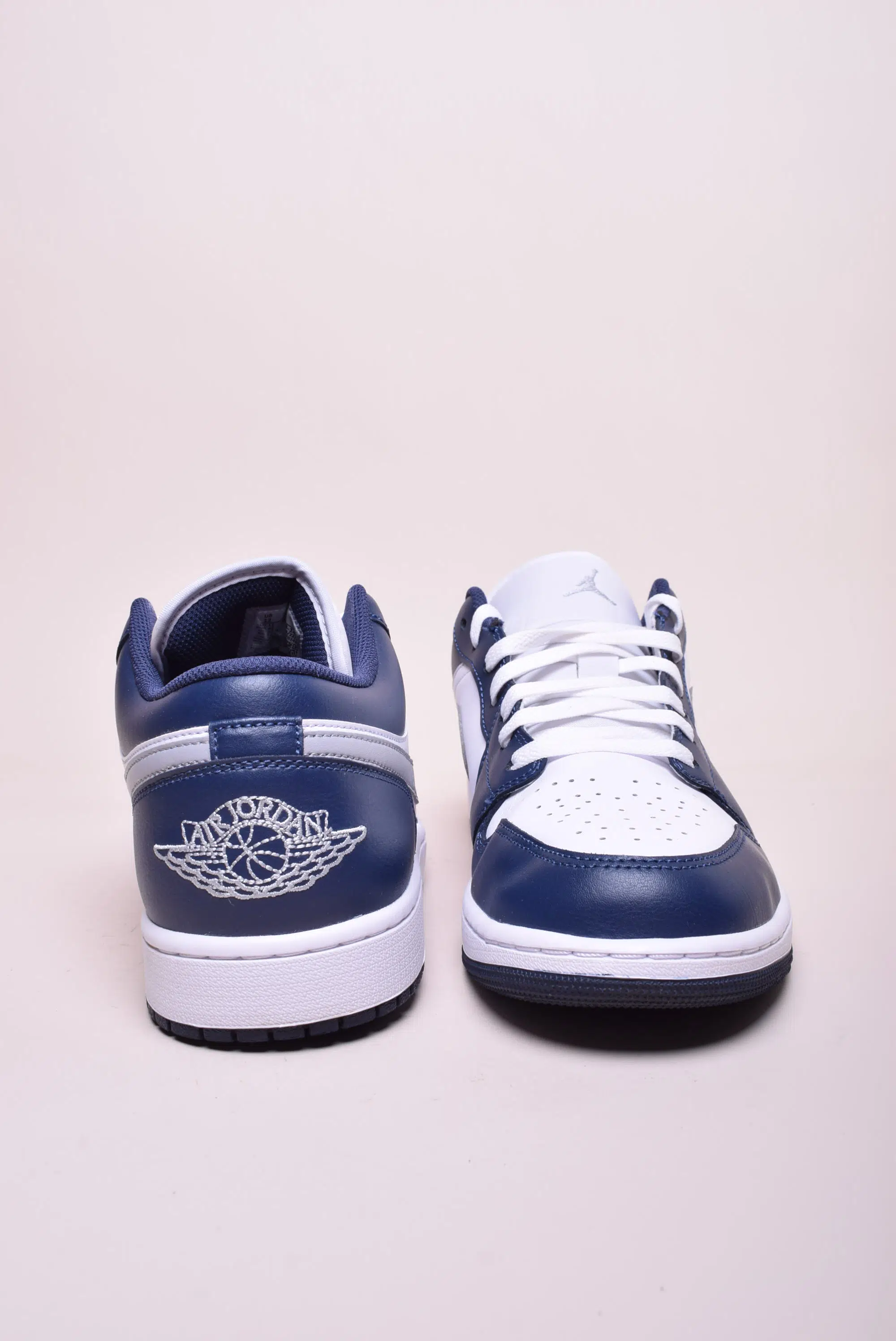 Sneakers barbati Air Jordan 1 Low [2]