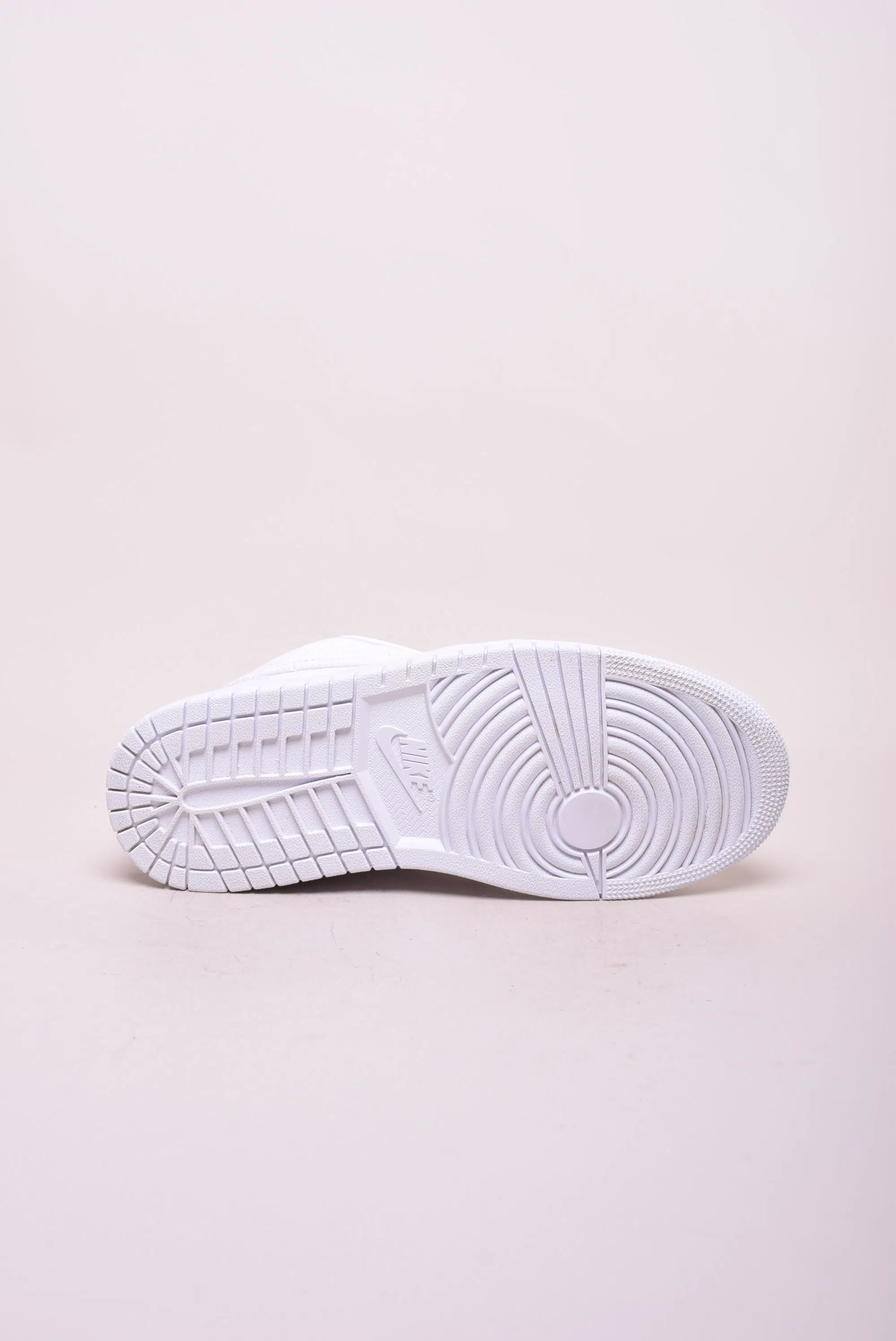 Sneakers barbati Air Jordan 1 Low [1]