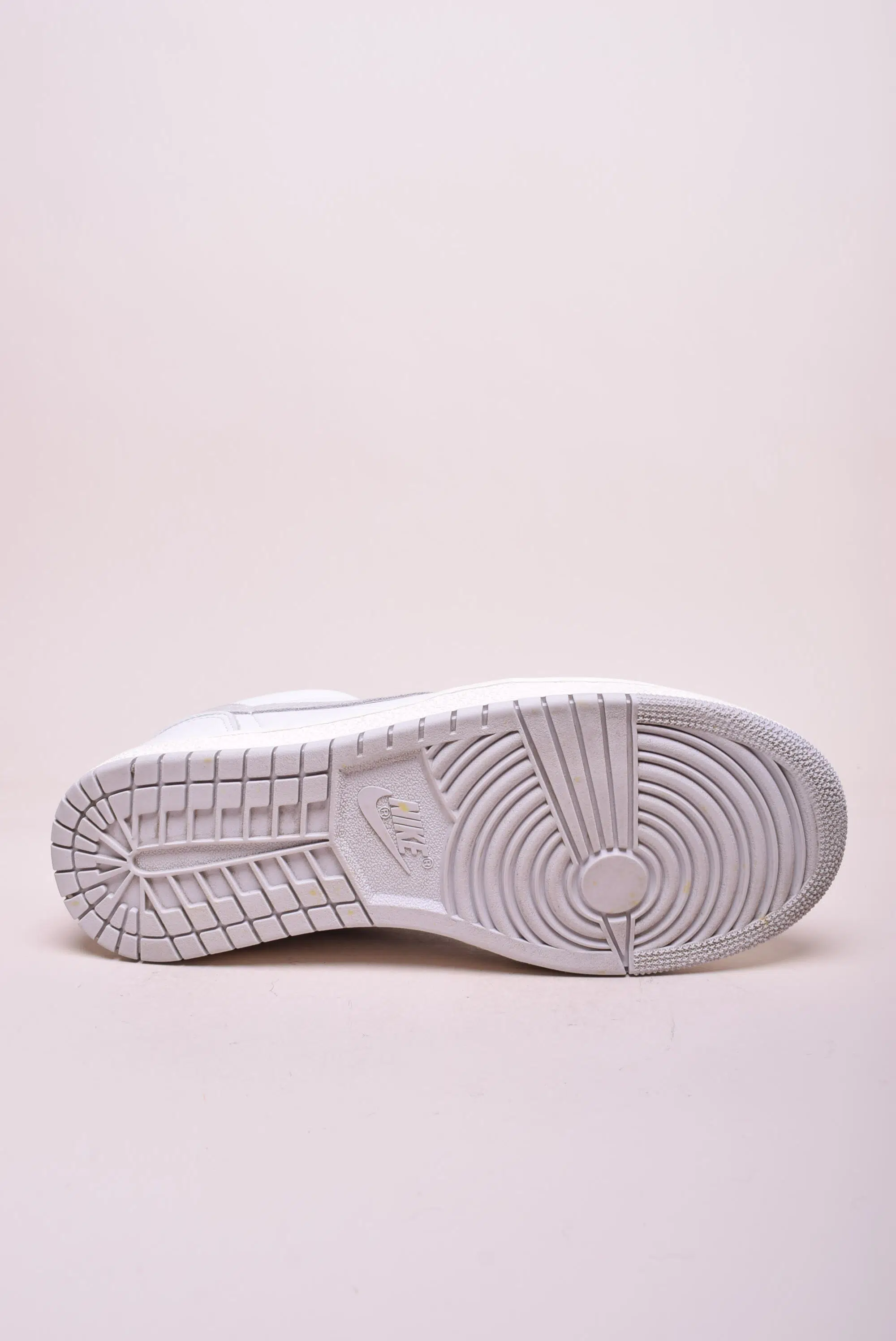 Sneakers barbati Air Jordan 1 Low [1]