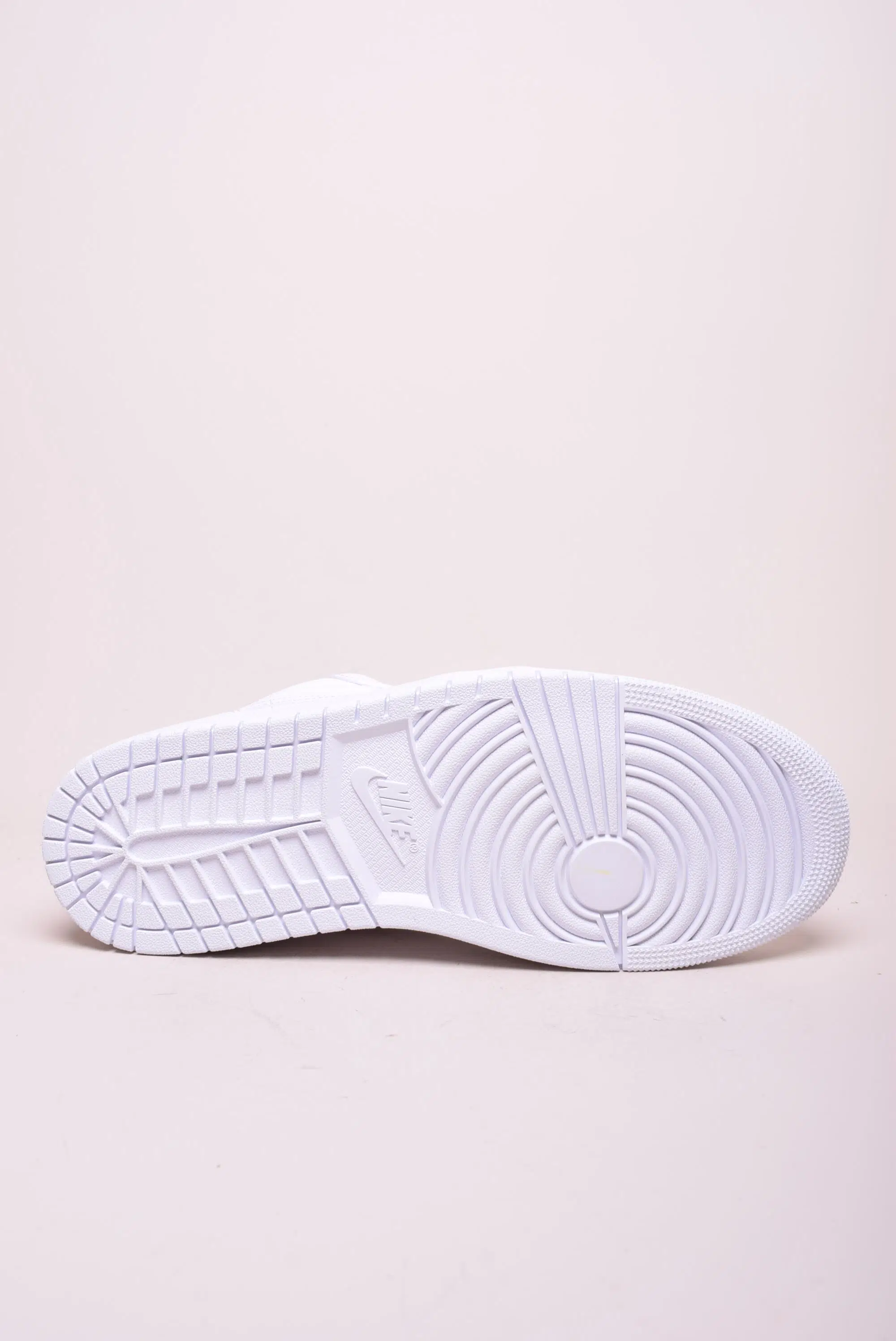 Sneakers barbati Air Jordan 1 Low [1]