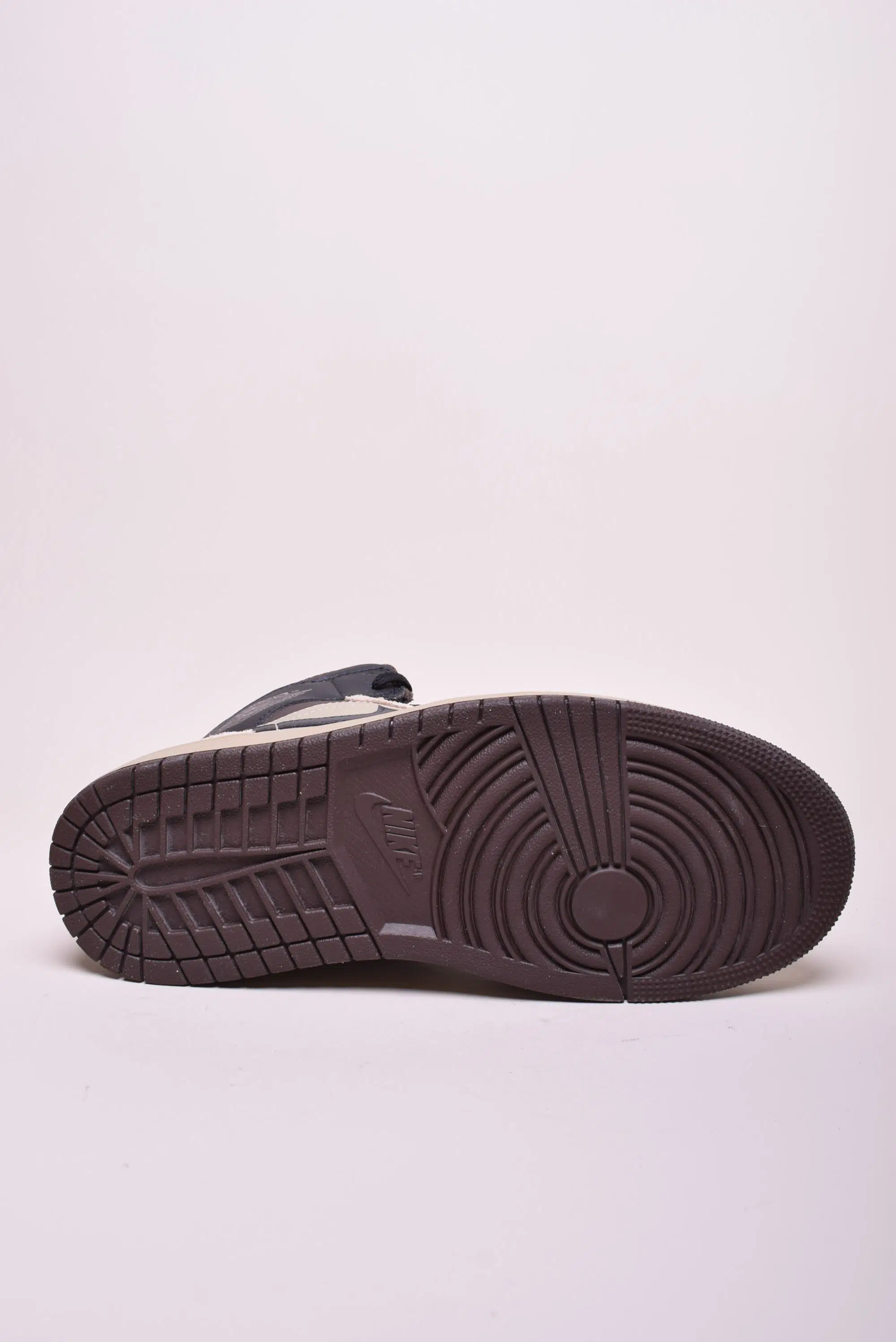 Sneakers barbati Air Jordan 1 Mid [1]