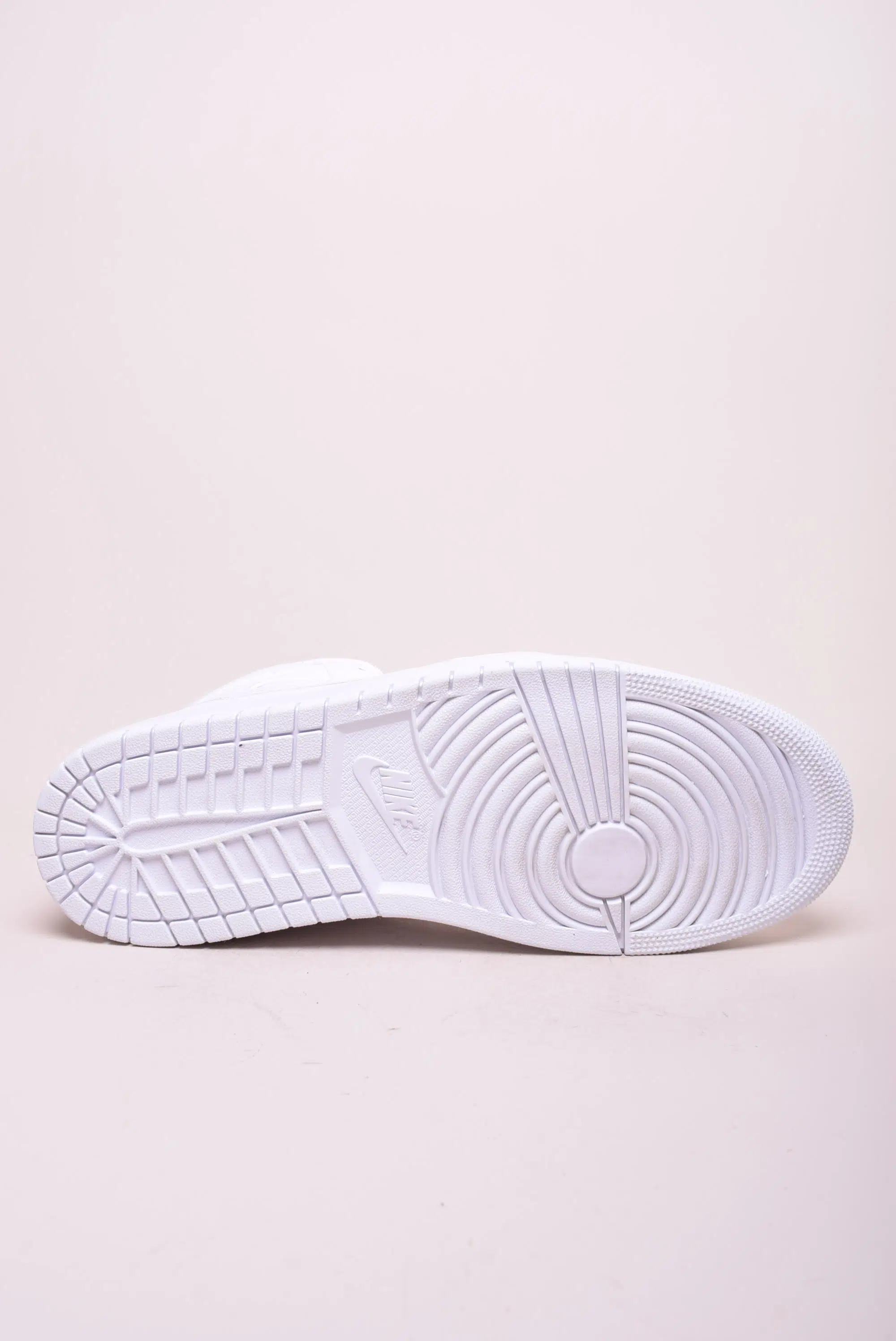 Sneakers barbati Air Jordan 1 Mid [1]