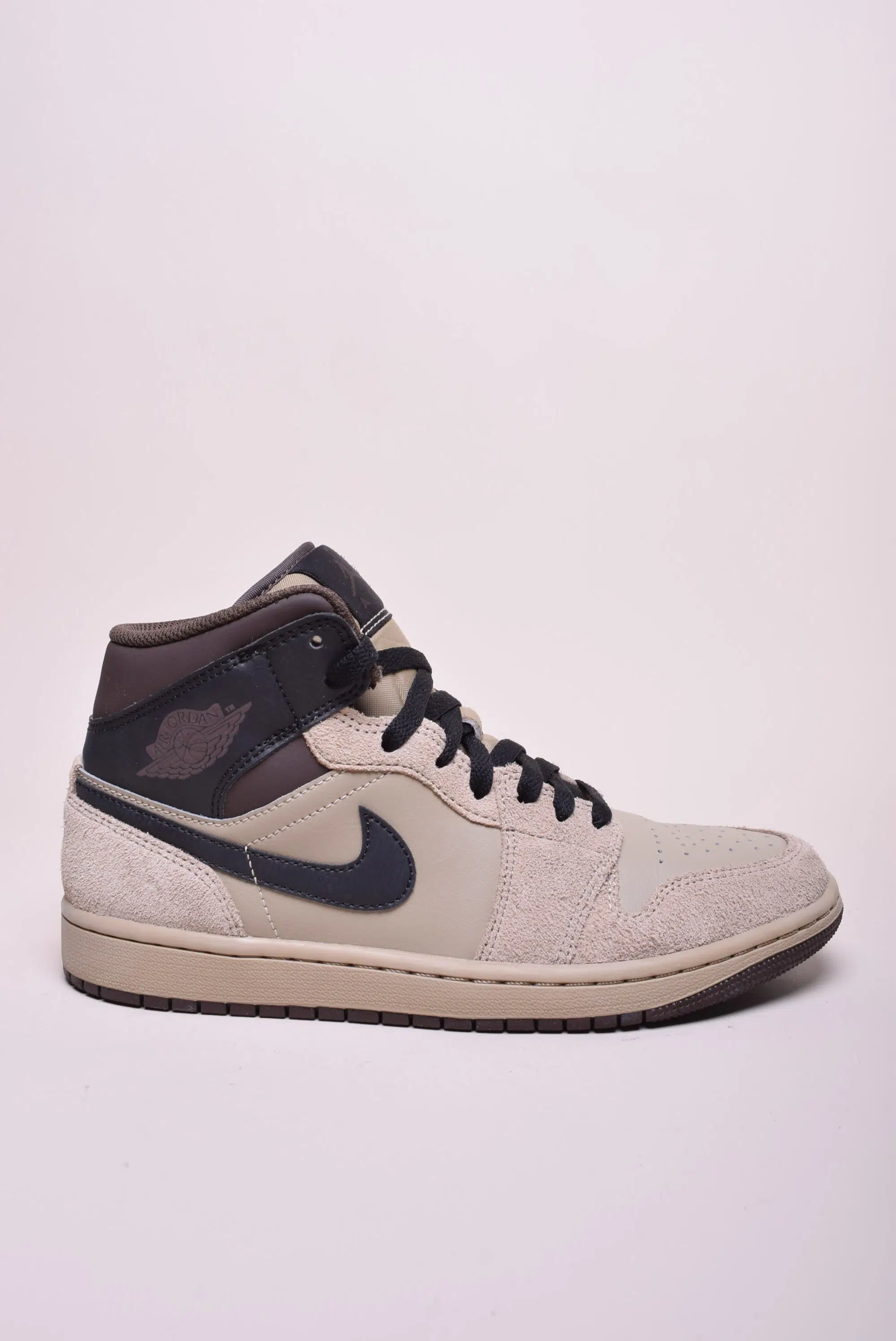Sneakers barbati Air Jordan 1 Mid