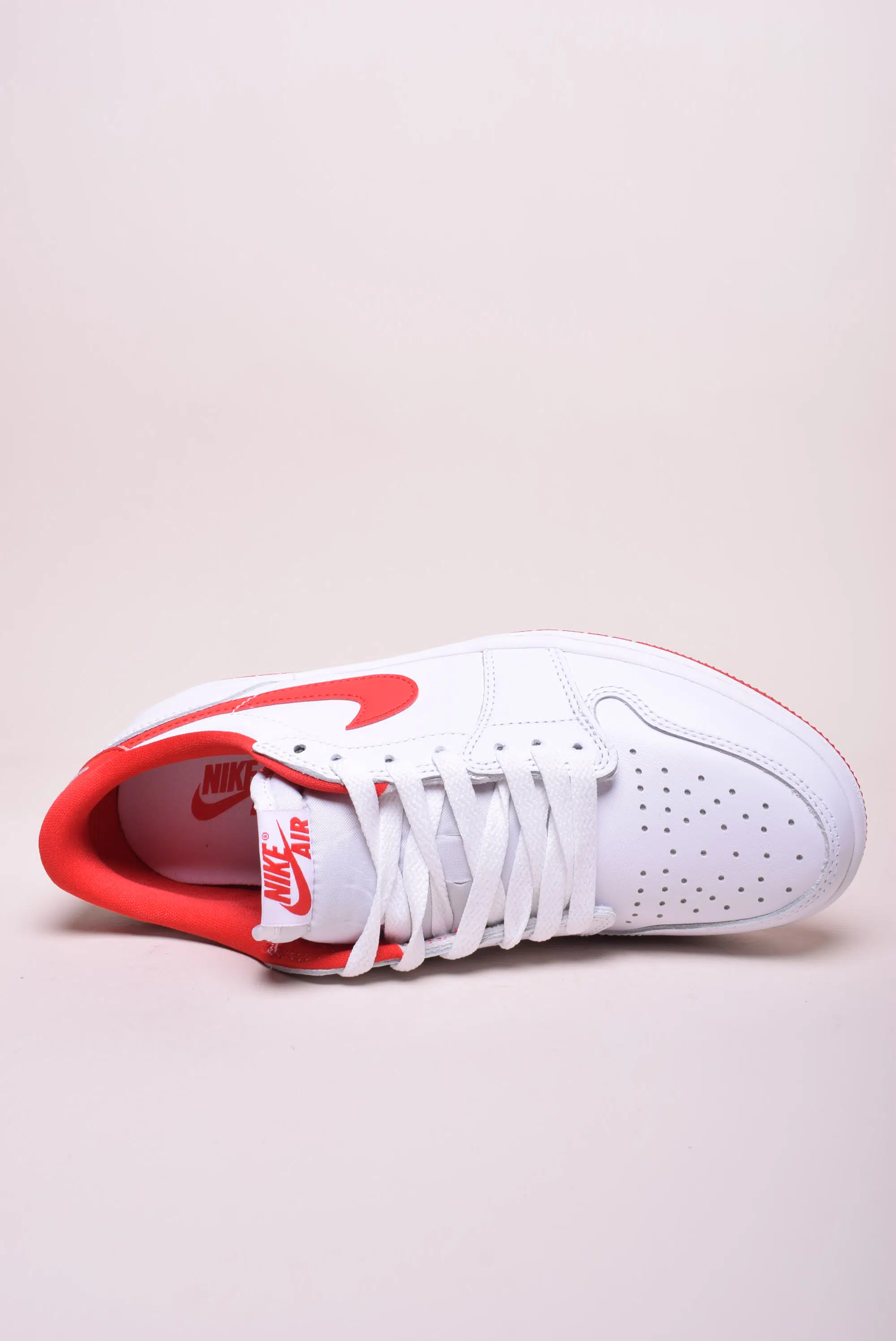 Sneakers barbati Air Jordan 1 Retro Low [3]