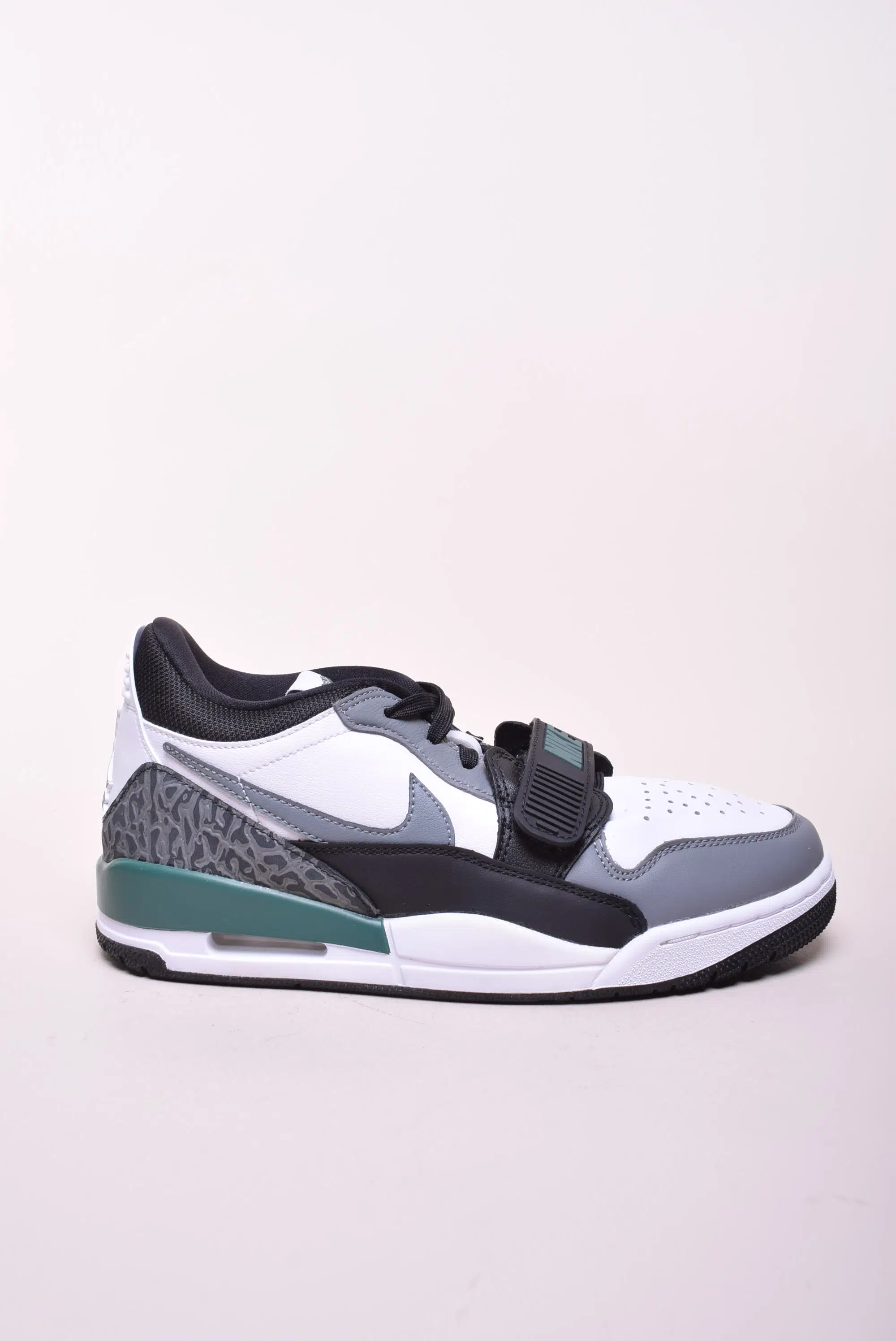 Sneakers barbati Air Jordan Legacy 312 [0]