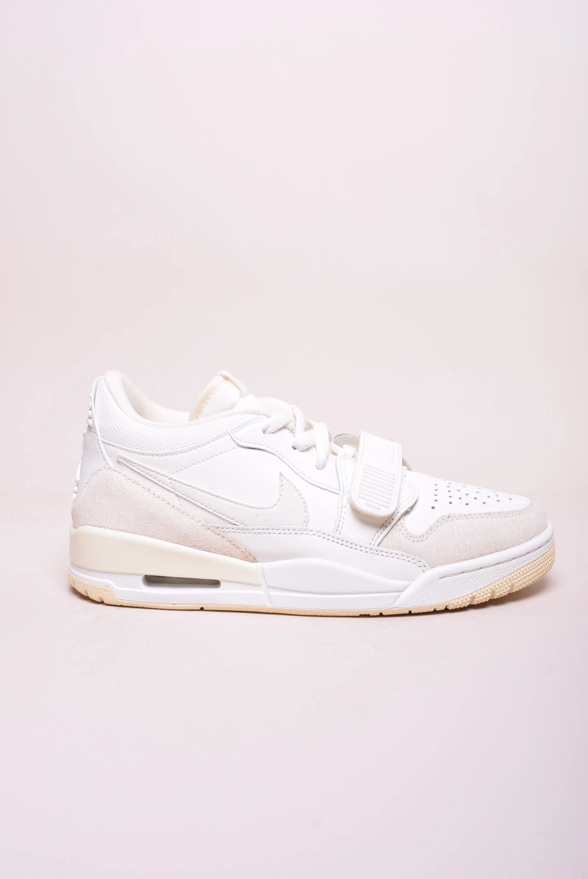 Pantofi sport și teniși bărbați - Sneakers barbati Air Jordan Legacy 312 Low