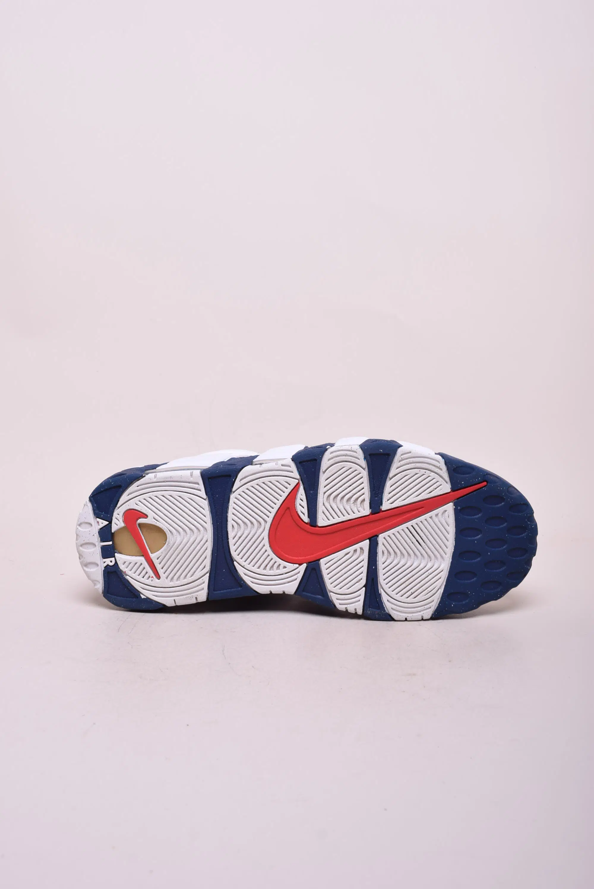 Sneakers barbati Air More Uptempo [1]