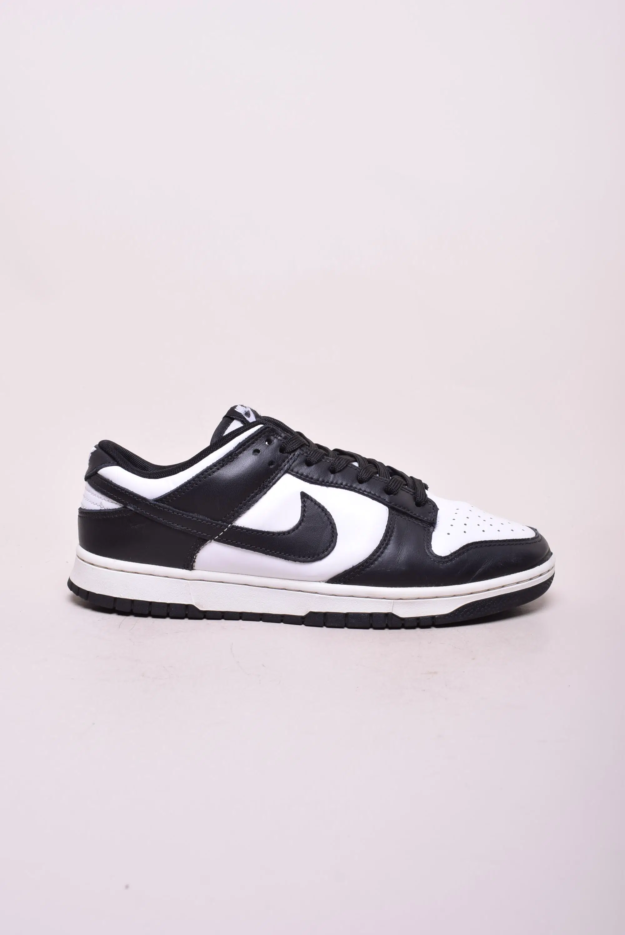 Sneakers barbati Dunk Low [0]