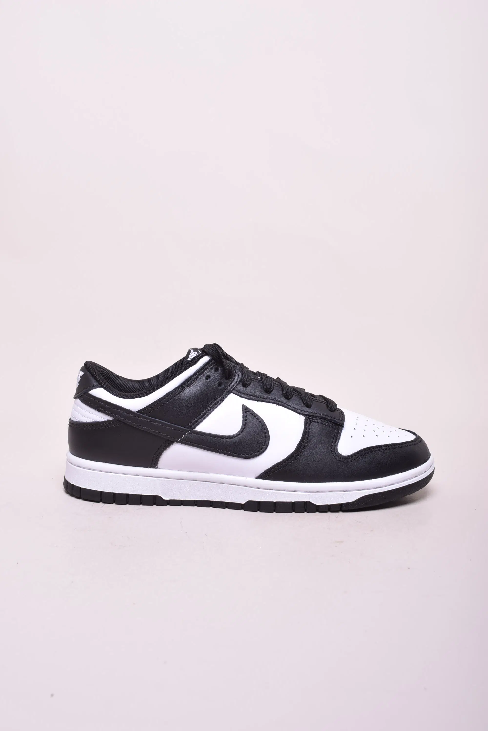 Sneakers barbati Dunk Low [0]
