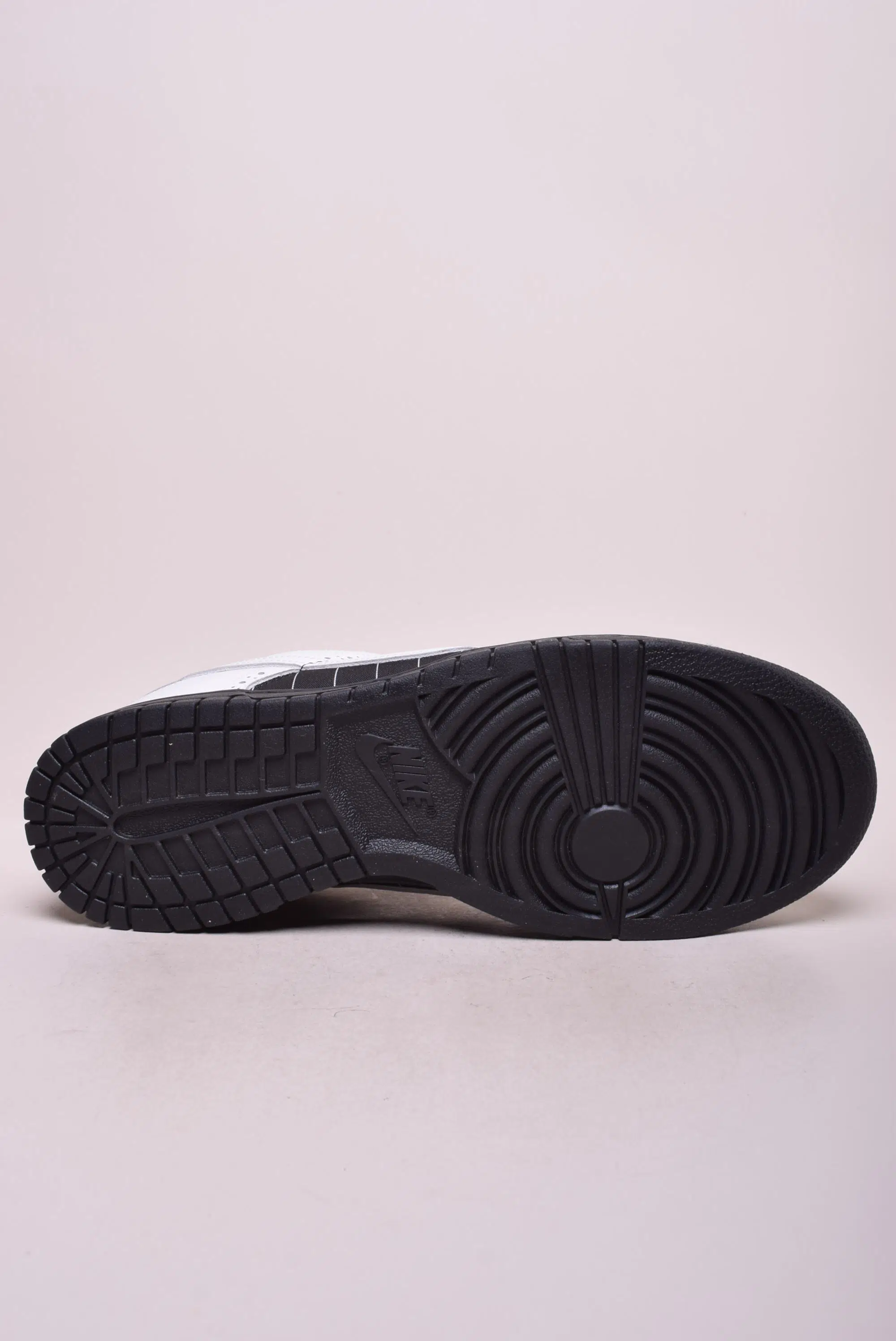 Sneakers barbati Dunk Low LX [1]