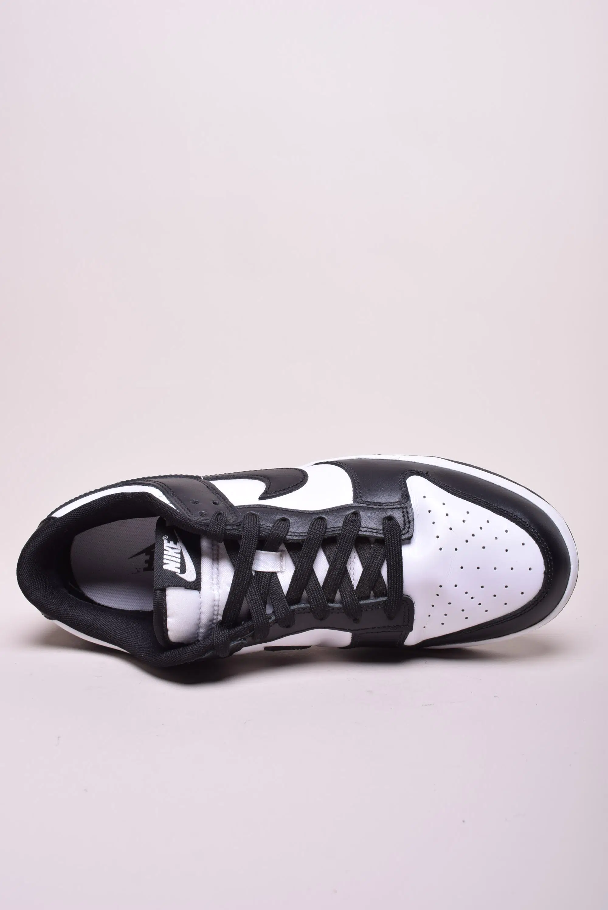 Sneakers barbati Dunk Low Panda [3]