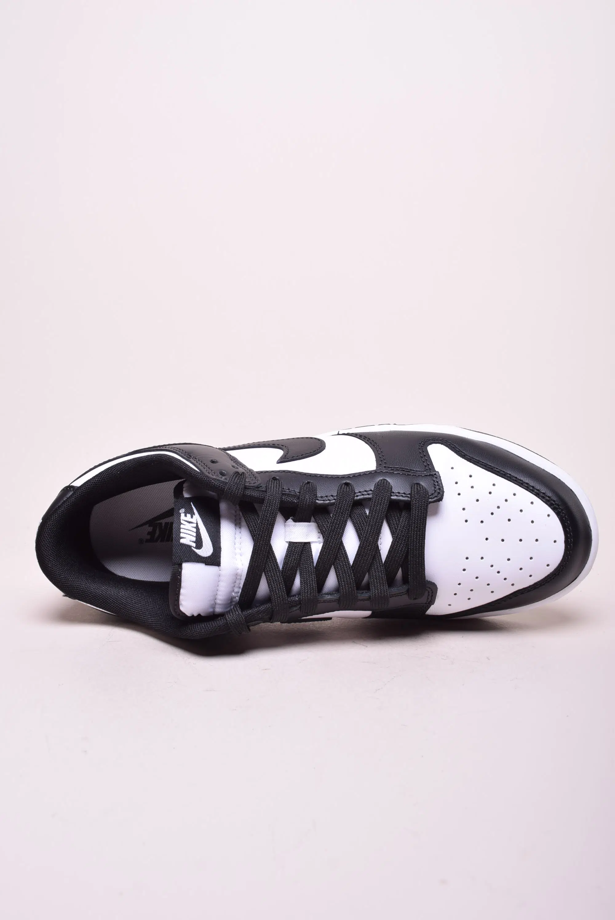 Sneakers barbati Dunk Low Panda [3]