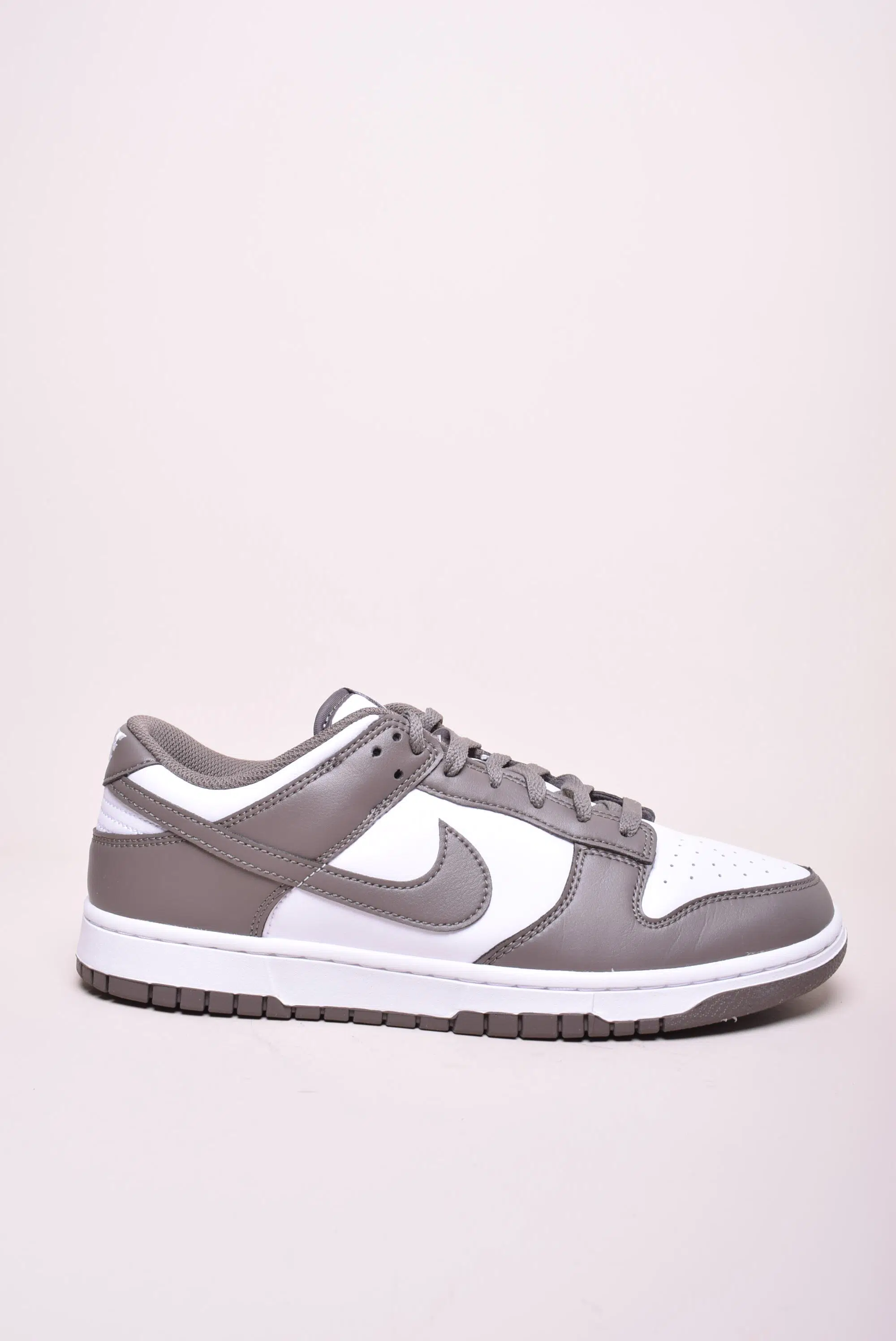 Sneakers barbati Dunk Low Retro [0]