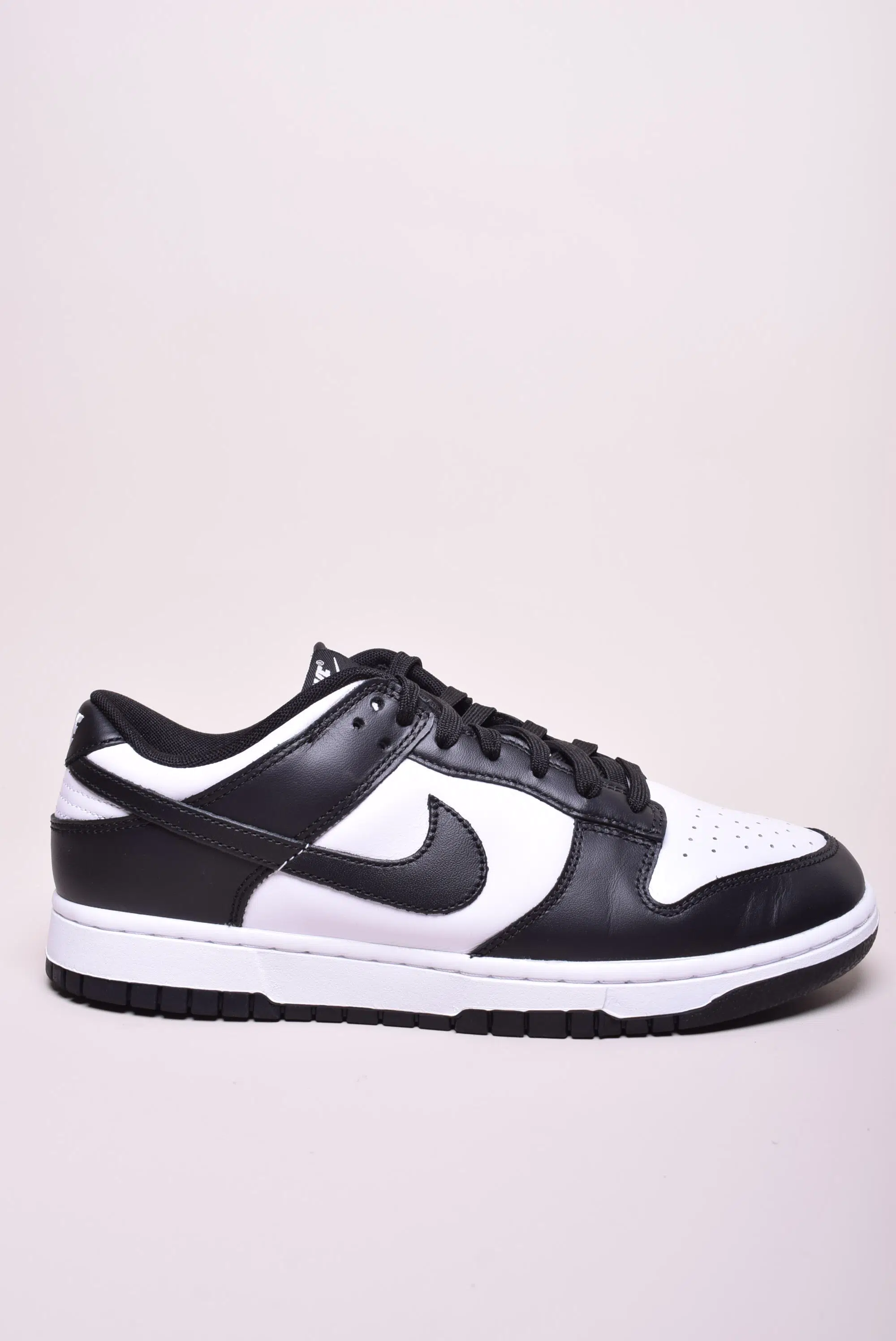 Sneakers barbati Dunk Low Retro [0]