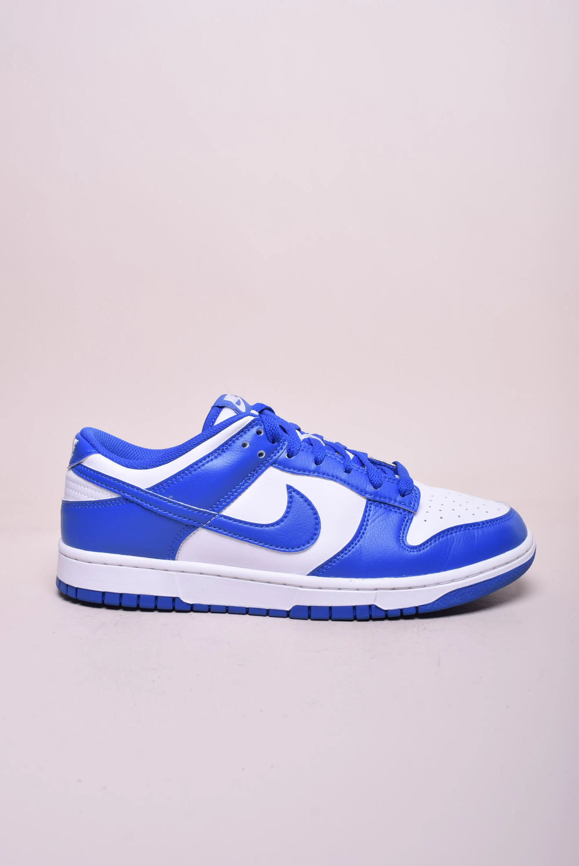 SALE % - Sneakers barbati Dunk Low Retro