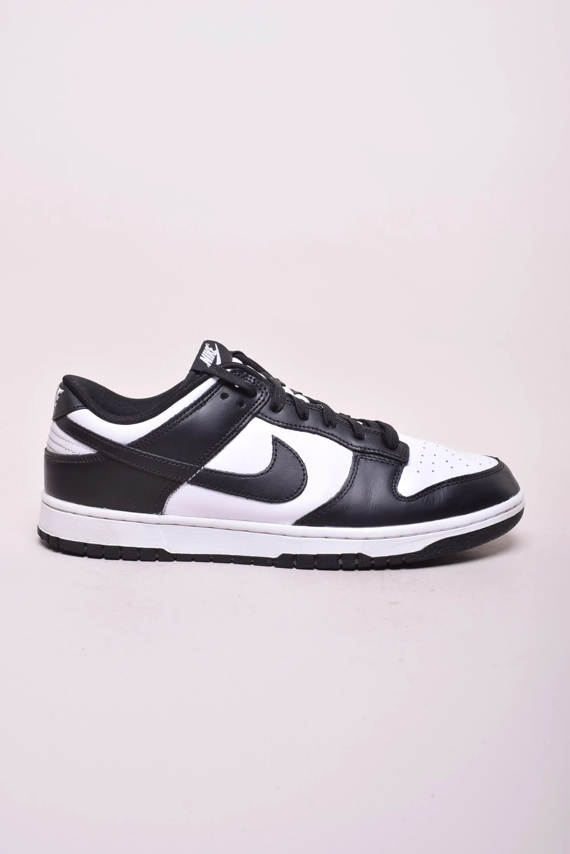 Sneakers barbati Dunk Low Retro [0]