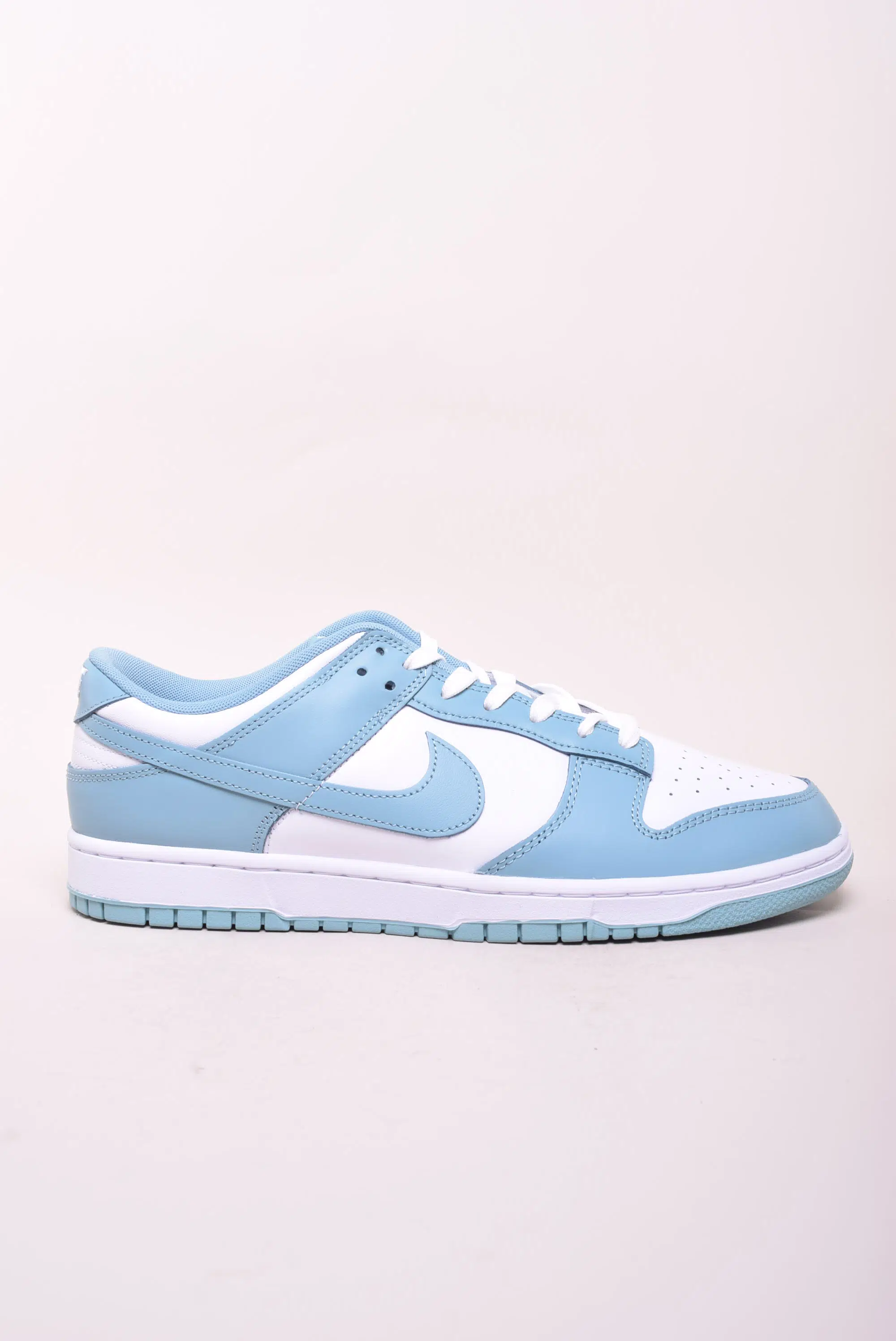 Sneakers barbati Dunk Low Retro [0]
