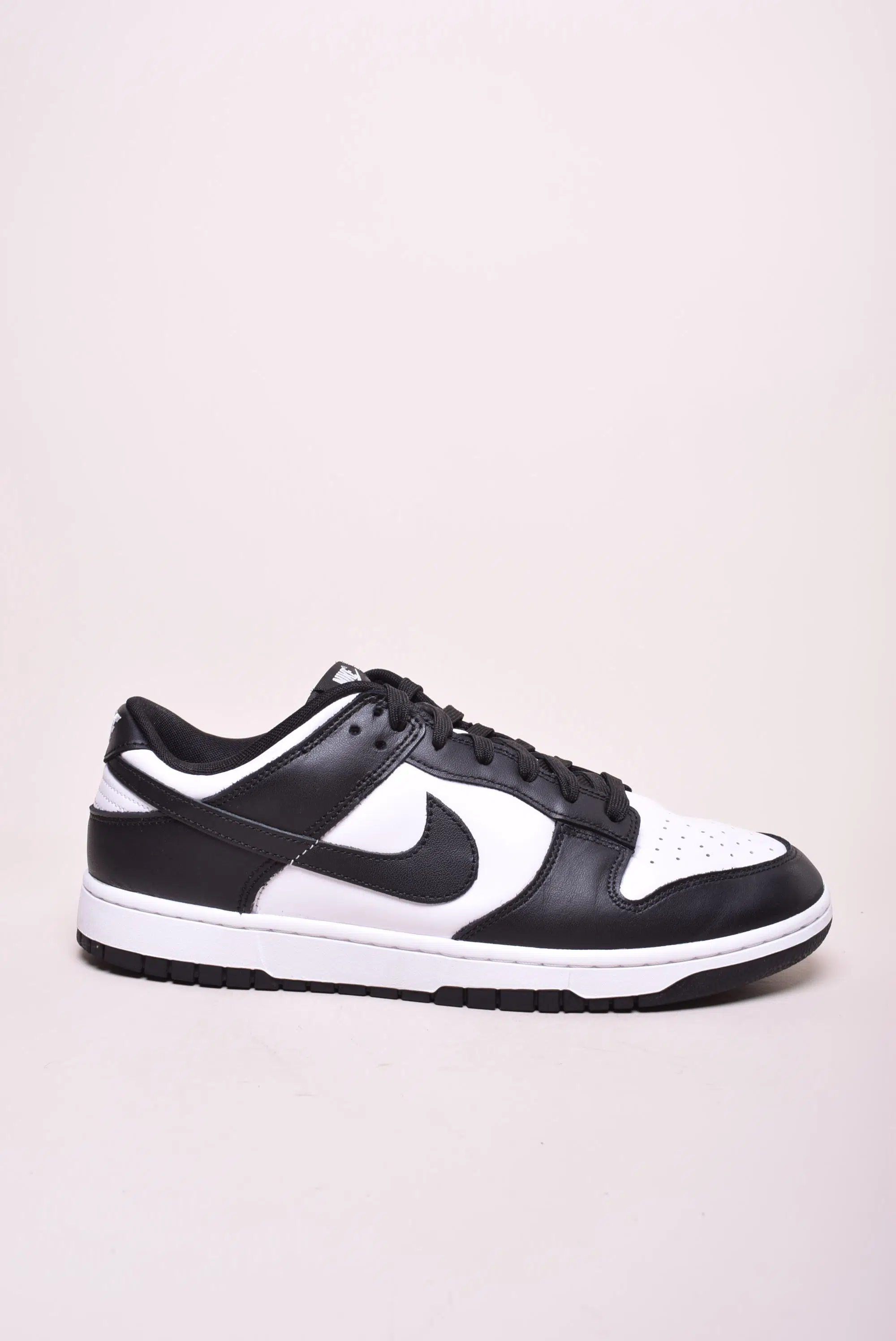 Sneakers barbati Dunk Low Retro [0]