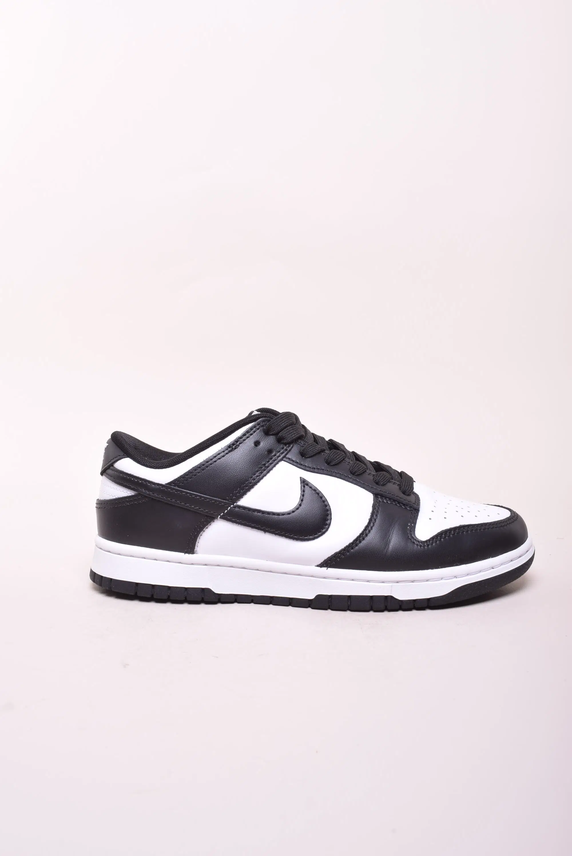 Sneakers barbati Dunk Low Retro [0]