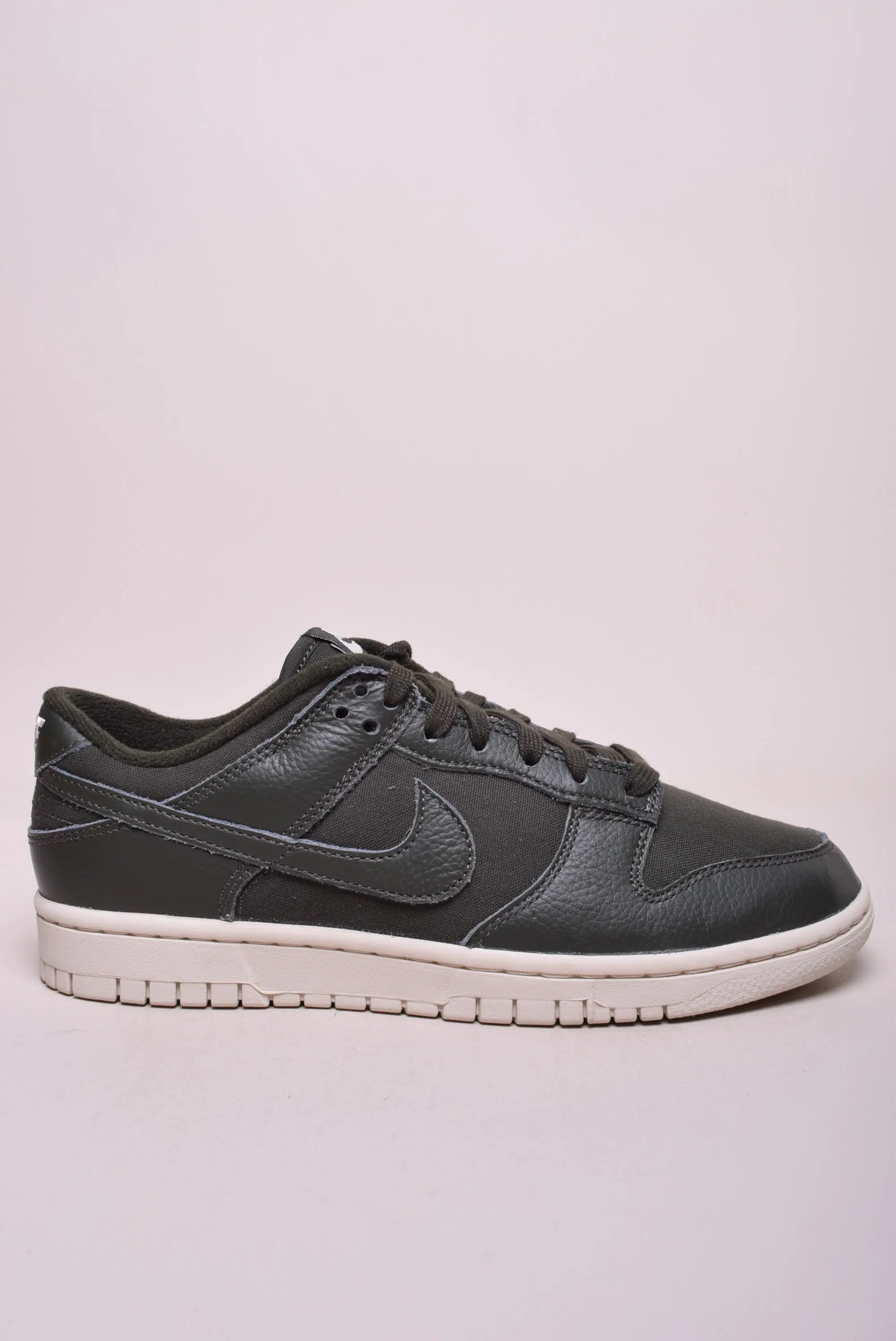 Pantofi sport și teniși bărbați - Sneakers barbati Dunk Low Retro PRM