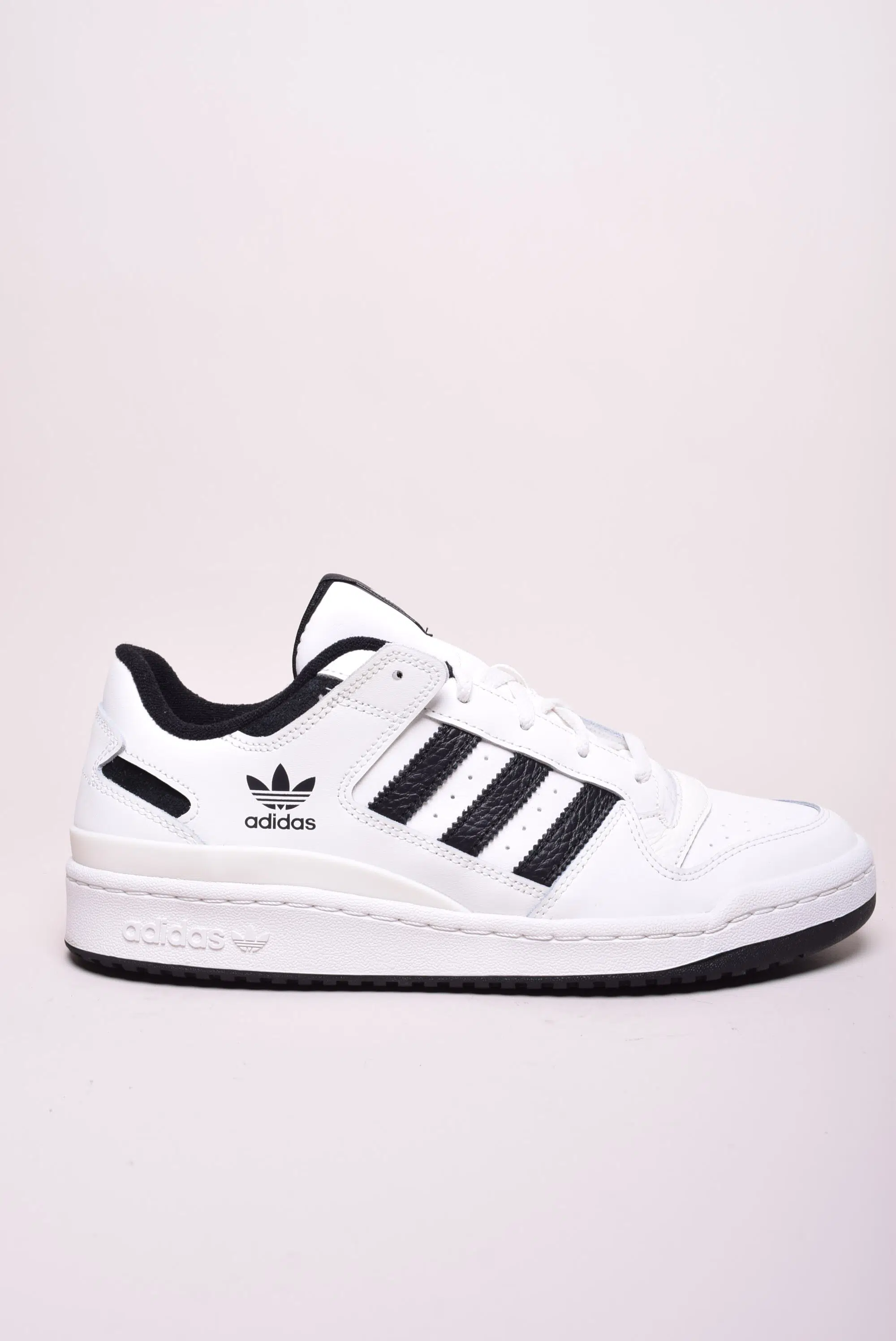 Pantofi sport și teniși bărbați - Sneakers barbati Forum Low